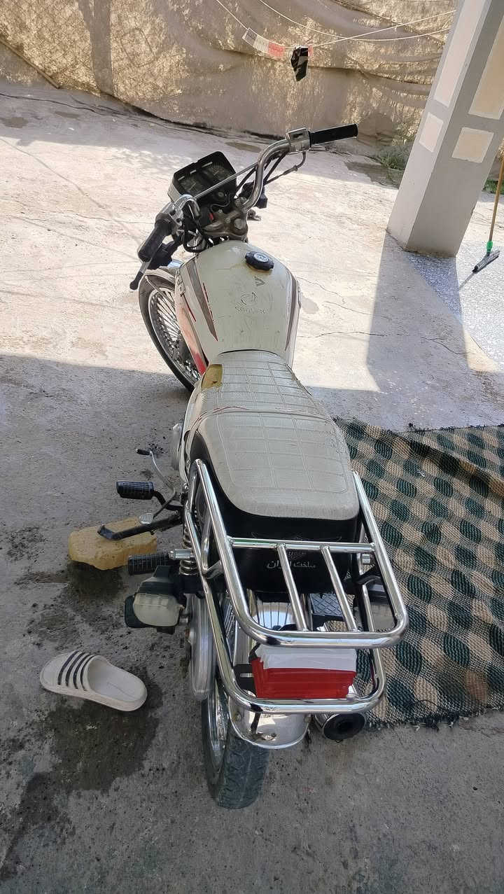 ألسلام عليكم دراجه تايكر للبيع موديل ٢٠٢٠ المكان سياحي السعر خاص ***********
