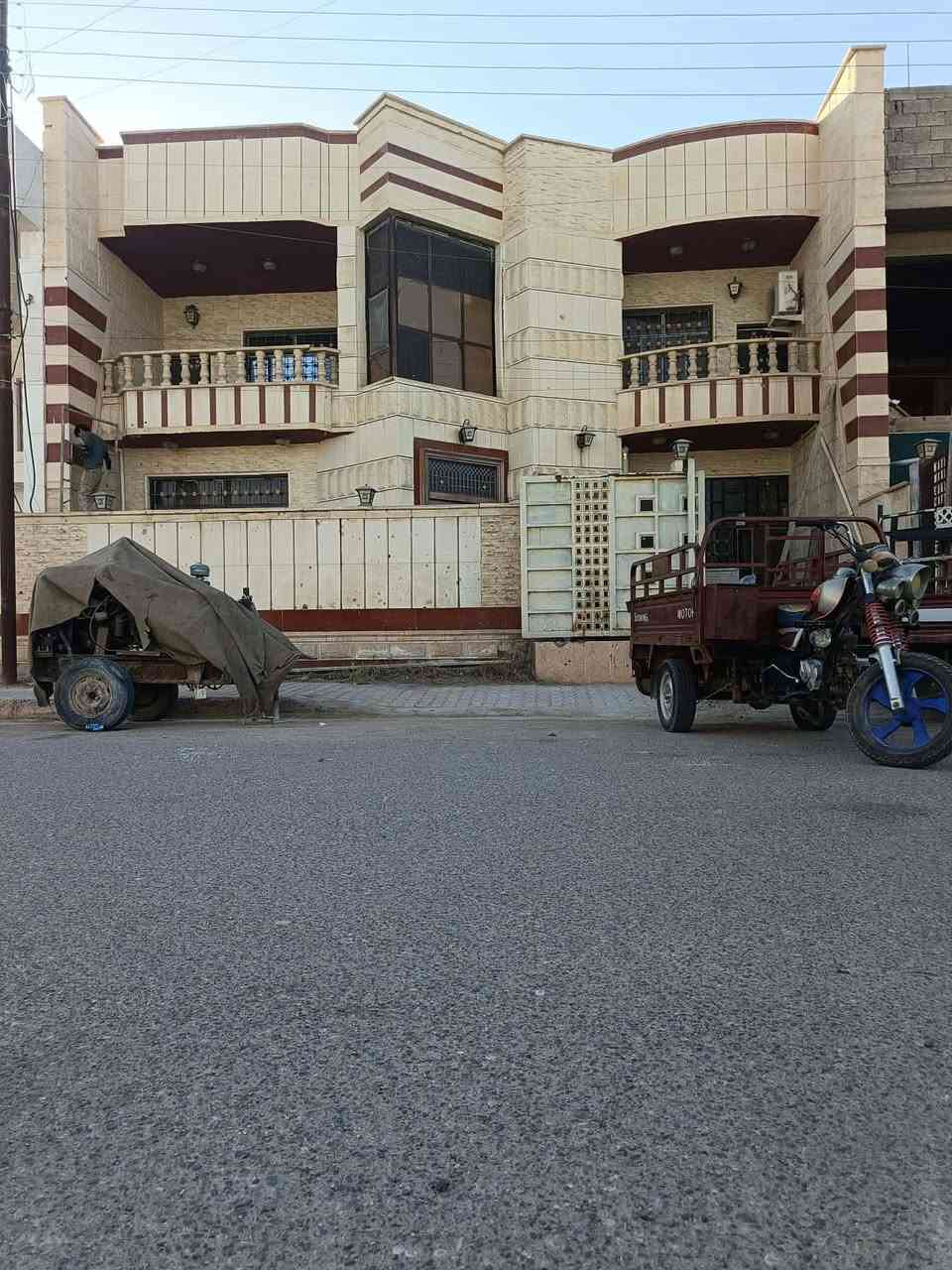 السلام عليكم صباغ متفرغ حاليآ اشتغل صبغ خارج وداخل واجهيات تصليح رطوبه جلي حياطين شغل فول ومكفول شعندك راسلني ودلل *********** متوفر واتساب
