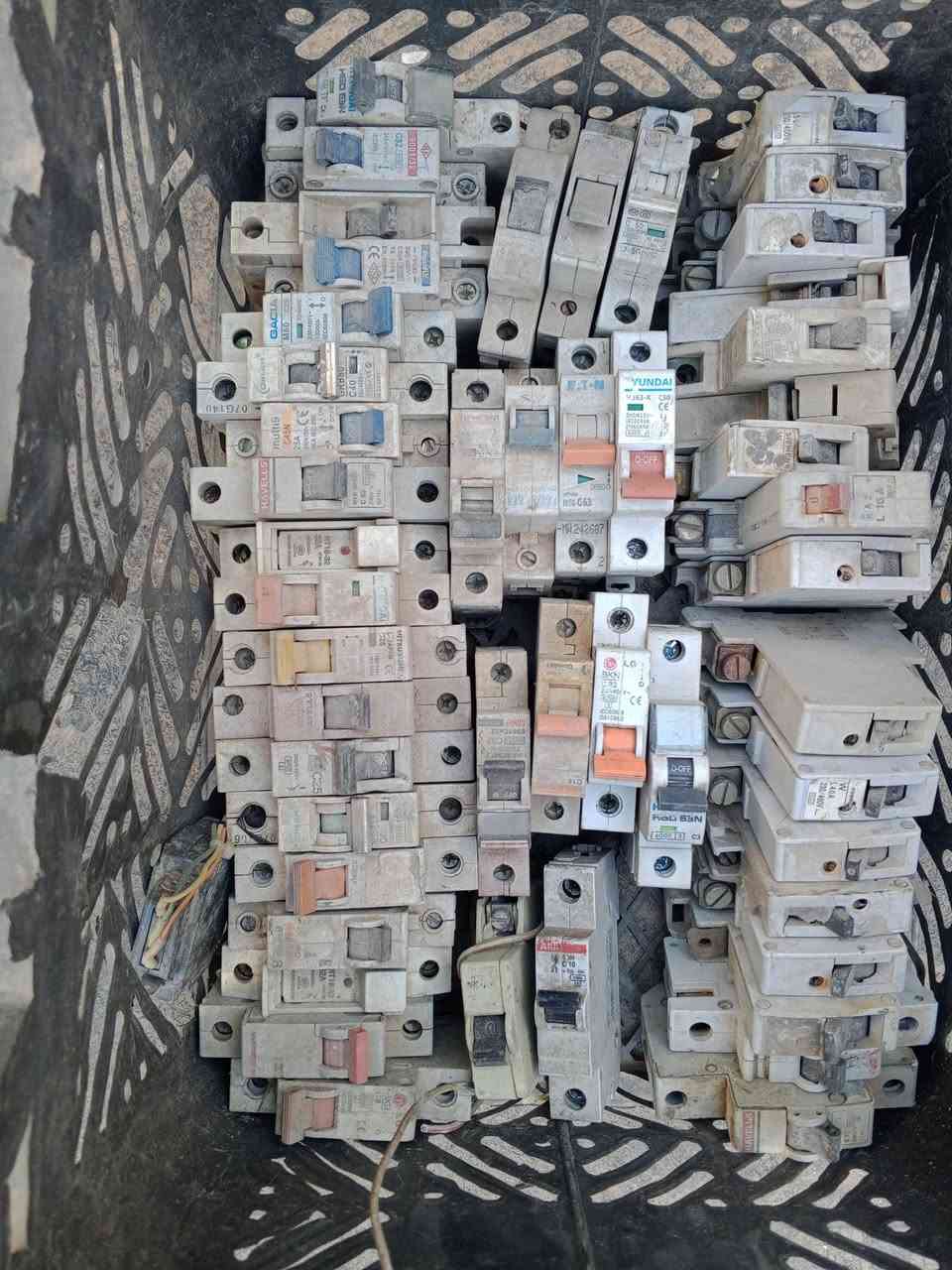 لبيع شلع على ربع دينار الوحده هاتف ***********
