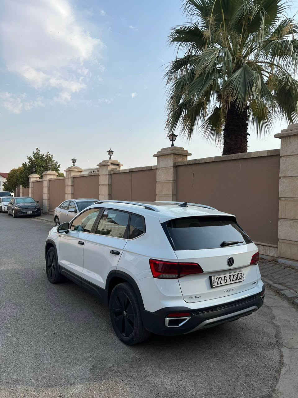 Volkswagen Taos 2022
فوول مواسەفاتە و رسمی دەعمیشم دانایە هەموو شتی بە شەرتە بەرد و رادار و گێر و مەکینە 
سعر 122 لەوەی هەرزانتر نیە یەک دینار مەسرەفی نیە گۆرینەوەش دەکەم شتەک بە دللم بێت
رەقەم تەلەفون ***********
رەقەم شانسی : 3VVPX7B29NM086884 أربيل, العراق
