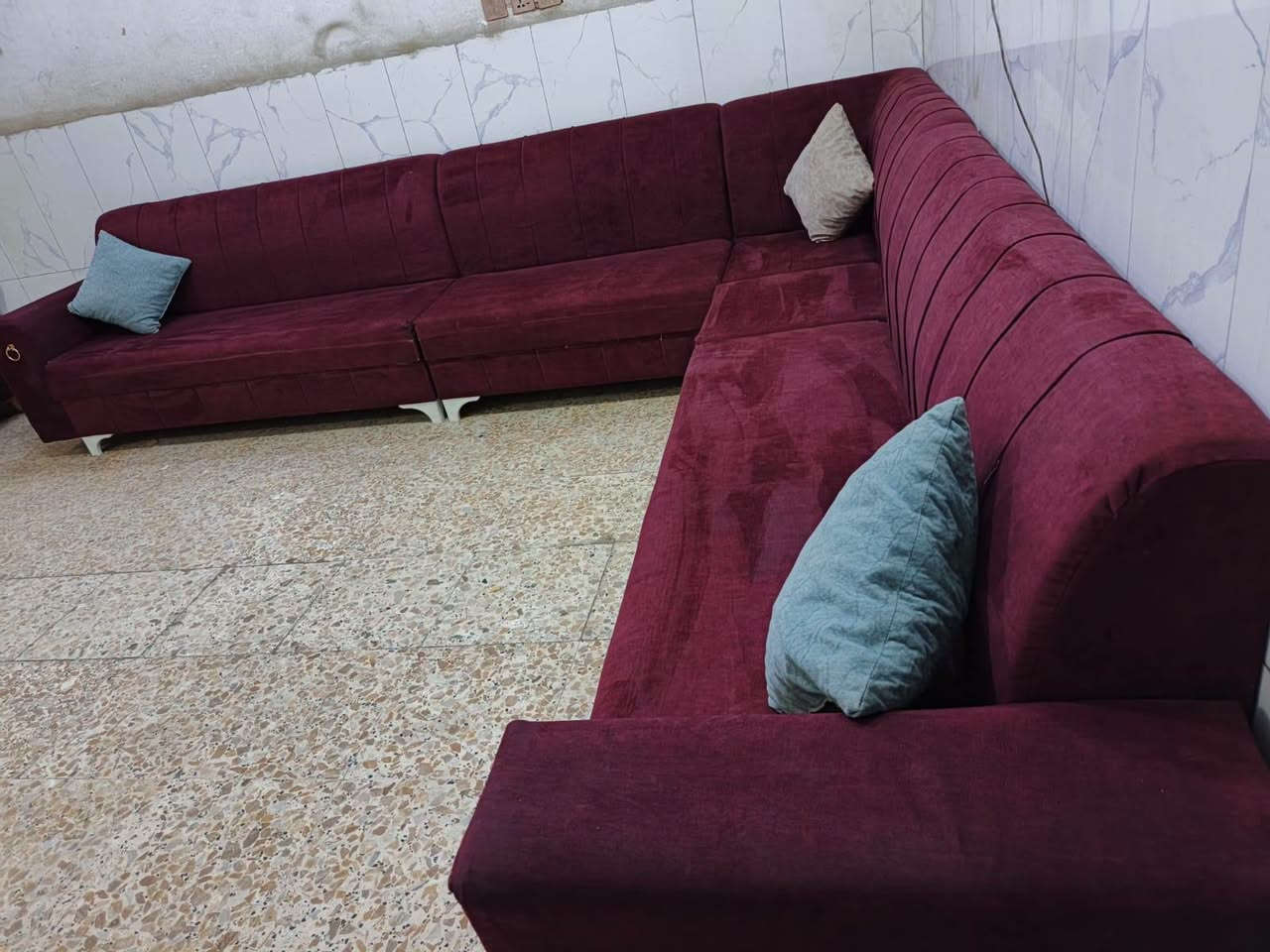 ديوان تكمه • ١٠مقاعد • نظيف