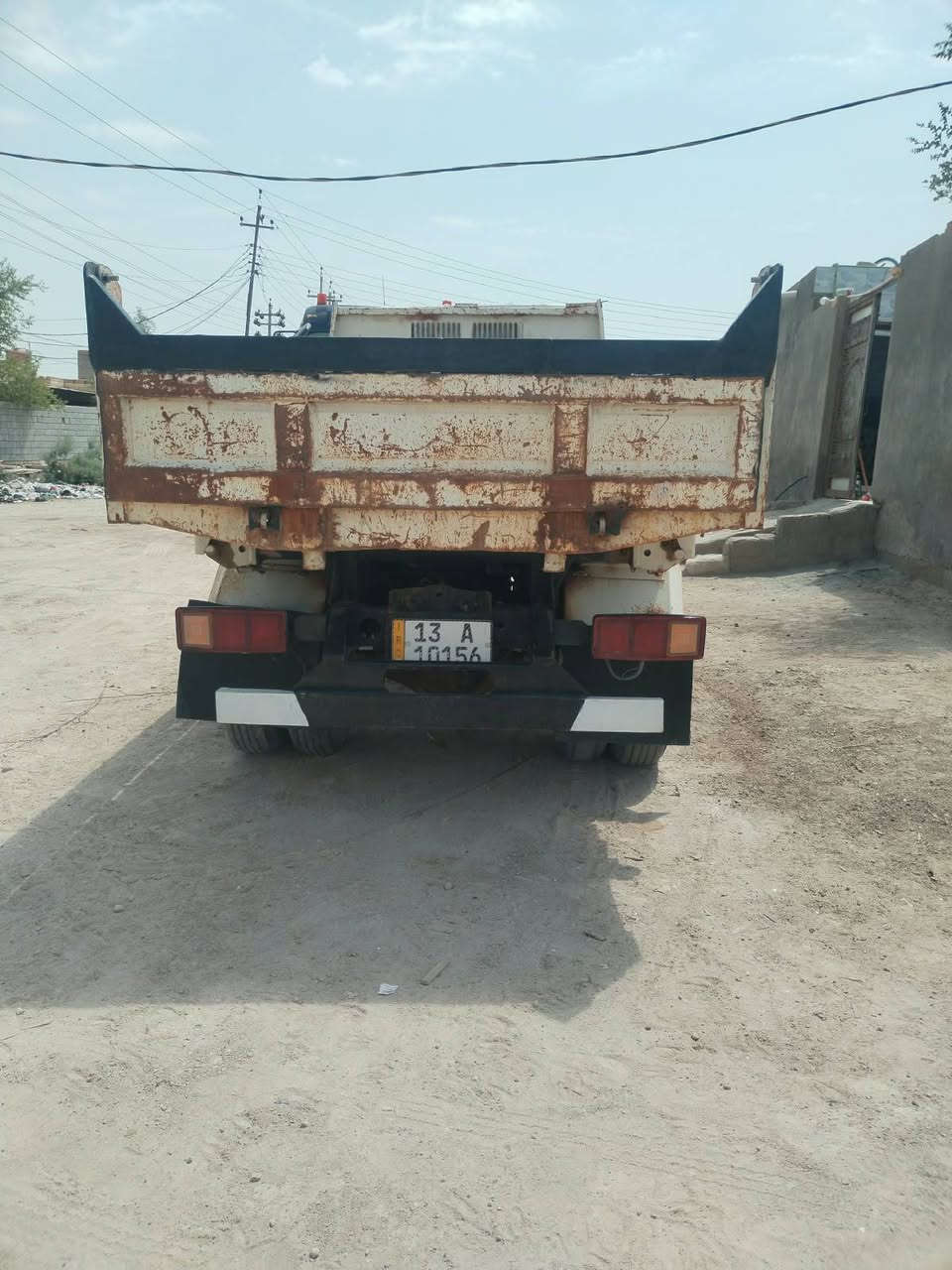 السلام عليكم تيوته للبيع رقم نكليزي هزه جديده مداور ثاني يوم مكينه ١٤ شاصي مكفول جاهزه للعمل مكاني ناصريه سوق الشيوخ *********** السعر ٦٥ وبي مجال
