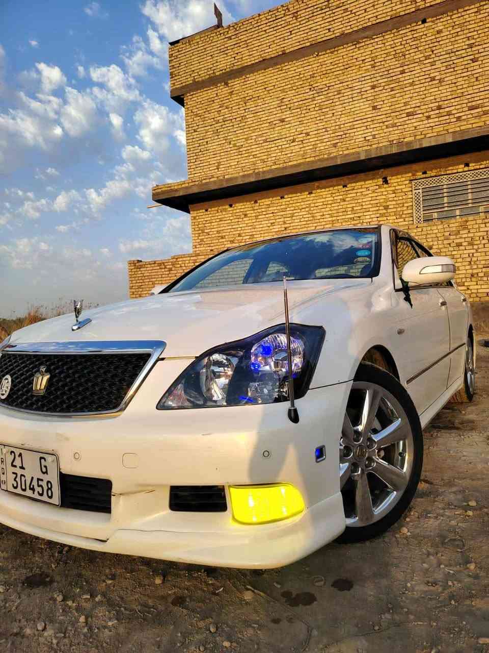 > *للبيع شاهينة كراون 2004 👑*
> *السعر: 160 ورقة وبيها مجال بسيط*
>
> سيارة جاهزة من كلشي ماتخسر عليها دينار
>
> *المواصفات:*
> 🔹 موديل 2004 - شكل شاهينة
> 🔹 محرك V6 جديد شرط - الصورة مالت المحرك موجودة
> 🔹 كير ومحرك جدد
> 🔹 تبريد وتدفئة أمامي وخلفي ثلج ❄️
> 🔹 فول مواصفات - فتحة - زنون - كشافات
> 🔹 رقم شمالي باسمي مداور ثاني يومG
> 🔹 نظافة بدي وداخل فول
>
> *العنوان:* بابل - الحمزة الغربي
> *اتصال:* ***********
اتصال واتساب*********** واتساب
