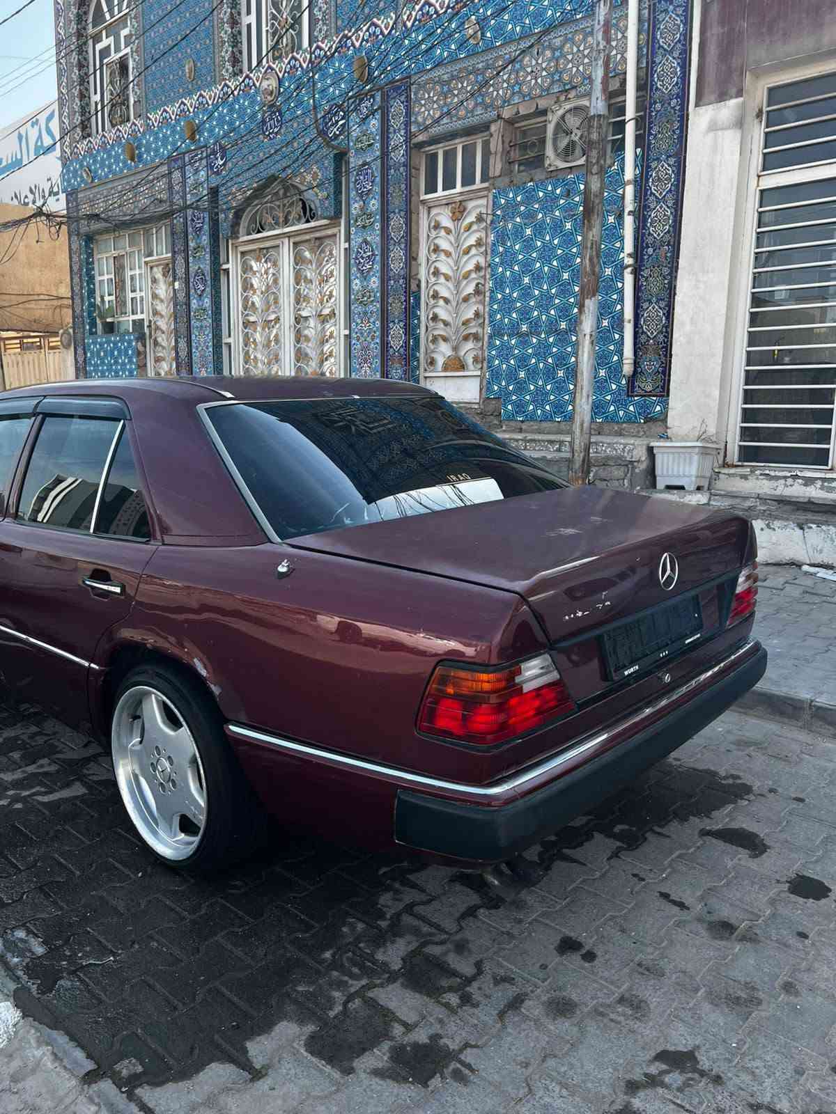 السلام عليكم 
للبيع مارسدس دب W124
وارد يابان
محرك وكير بلاد 300 جدد ستوني مصعدهن 
قواعد دبل بلاد بدون تصليح 
السياره فقط جارده اي ضرر مابيها 
حداديه واكسل جدد ABS شغال
ويل كب AMG اصلي تخم تأير جدد
كهربائيات كلها بلاديه كلشي بيها شغال
4 جام كهرباء
رقم بغداد الماني شرط التحويل 
السعر 55 مكاني بالنجف
للاستفسار ***********
