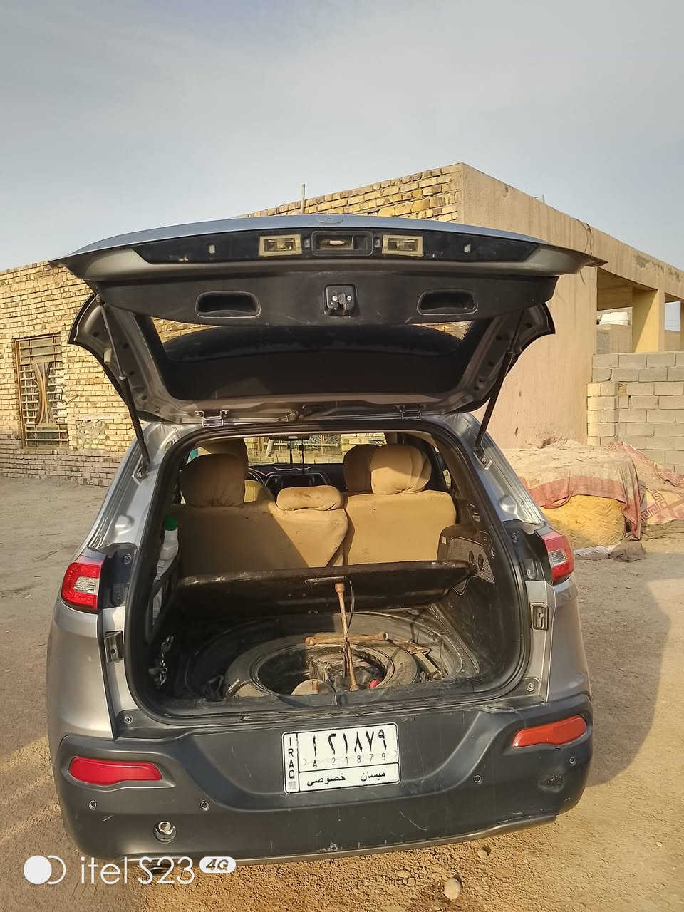 سلام عليكم جيب شيروكي بزون 16
كامل مواصفات حادث بجم خفيف بسمي مكاني ميسان كميت ***********

