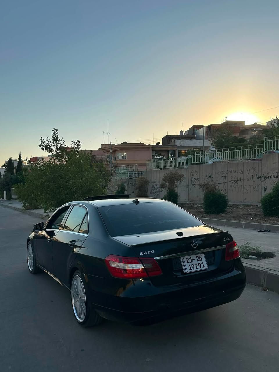 mercedes benz E220 2012
مارسیدس بێنز (e220)
مۆدێل (2012)
سەیارەکە دووبەیە ساخە
گێڕو مەکینەی کراوە بە ئەڕنەب(vvt)
نرخ(٤٢)گەڵاو مەجەلێکی کەم
بۆ زانیاری زیاتر پەیوەندی بکە بە(***********)
