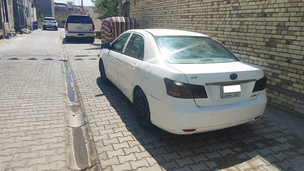 سيارة byd G3 موديل 2016 خصوصي 
رقم بصرة راعيهة موجود 
سنوية مجددة للـ 28
محرك وكير بلاد اوتوماتيك 
التبريد شغال
تحكم ستيرن
كهربائيات شغالة
مكاني بصرة 
السعر  45 وبيهة مجال
رقم الهاتف *********** البصرة, العراق
