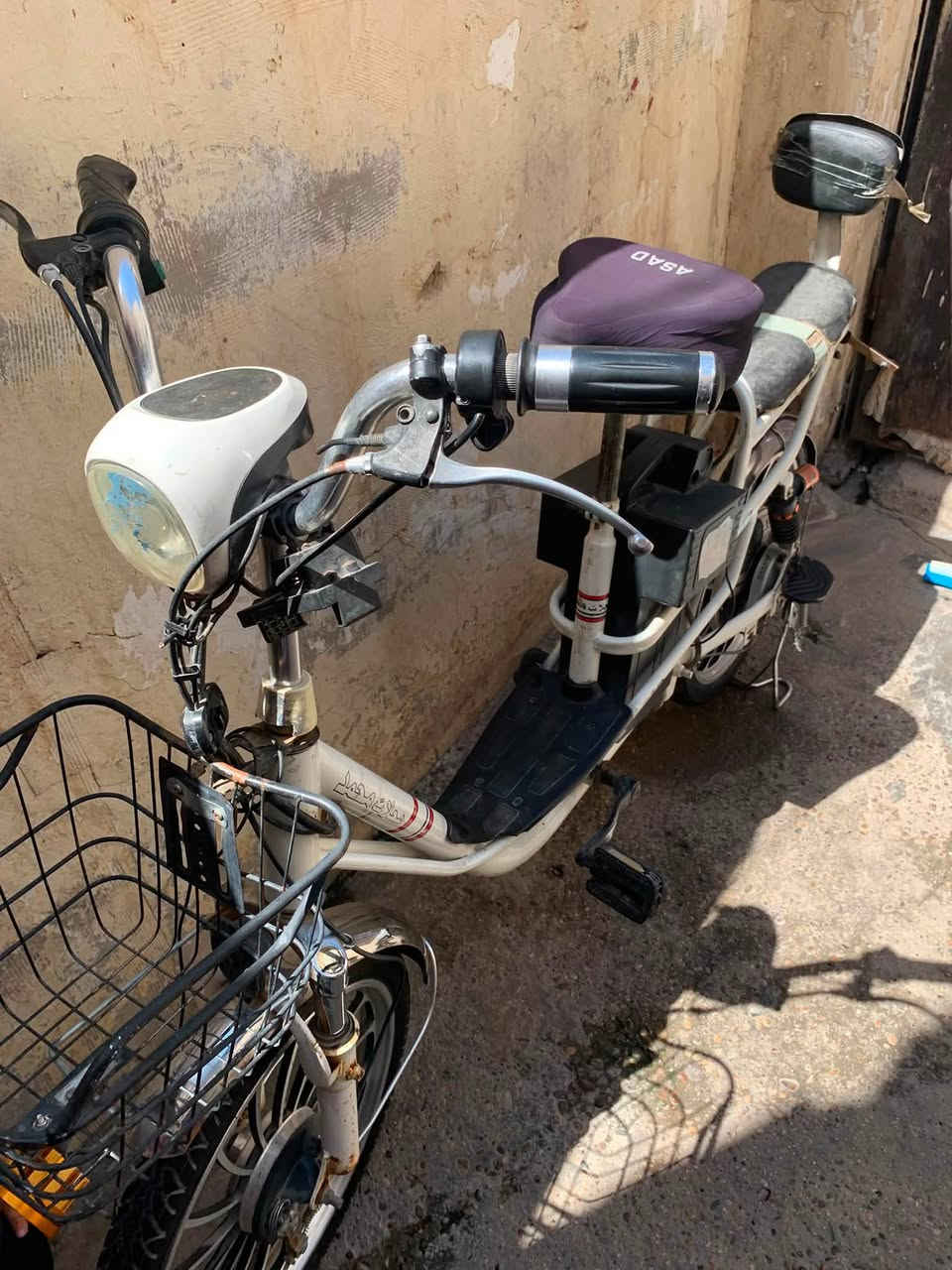 دراجه شحن لبيع بطاريات 🔋 الاربعاء بدلتهن جدد  لايت عالي ناصي السعر ب200  وهاذه رقمي هل موجود كدامك لا تعبني ولا اتعبك 🖤وهاذه رقمي ***********مكاني فلوجه 🤍
