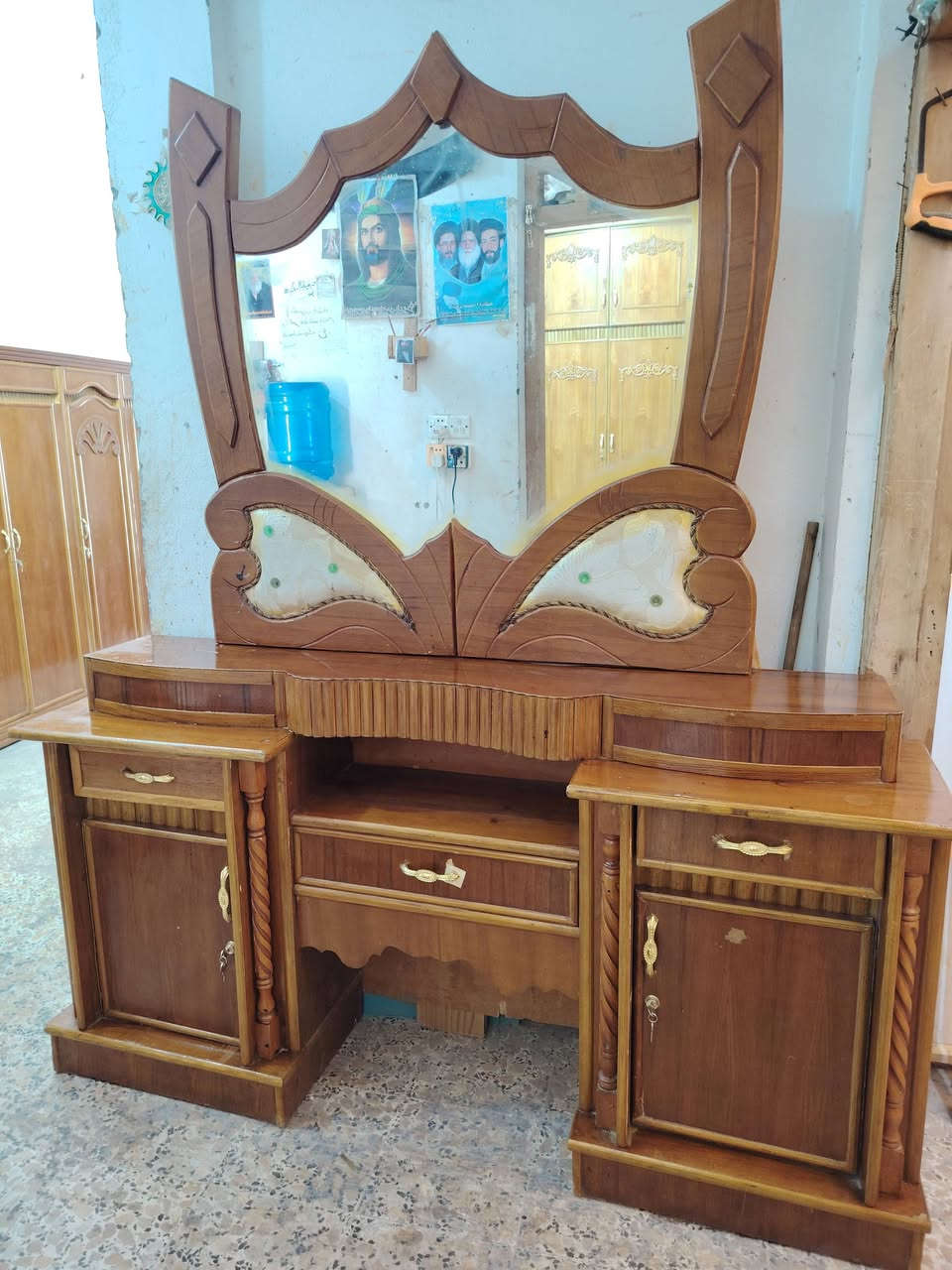 غرفه مستخدمه صاج 5باب سعر 500معرض ابو عقيل ميسان حي رساله شارع ماطور قرب صيدليه حازم ***********
