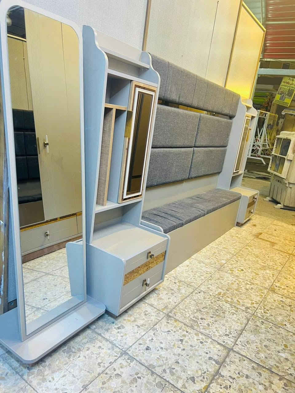 غرفه تركيه مودرن اصلي حديث نضام هايدروليك  10قطع   نظافته 95/💯💥
سعره 950

واصل شد ونقل داخل بغداد مجانآ

توصيل محافظات أجوور نقل
للحجز راسلني واتس ***********
