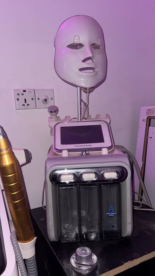 جهاز ليزر مع جهاز تنظيف بشره عميق مستخدم قليل سعر مناسب للتواصل ومعلومات اكثر على الرقم
***********
