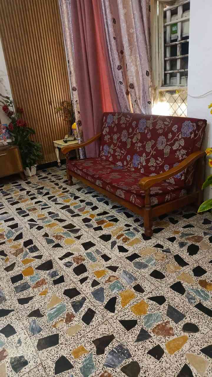 للبيع مكاني زعفرانيه تخم 7 مقاعد سعره 175 وبي مجال
