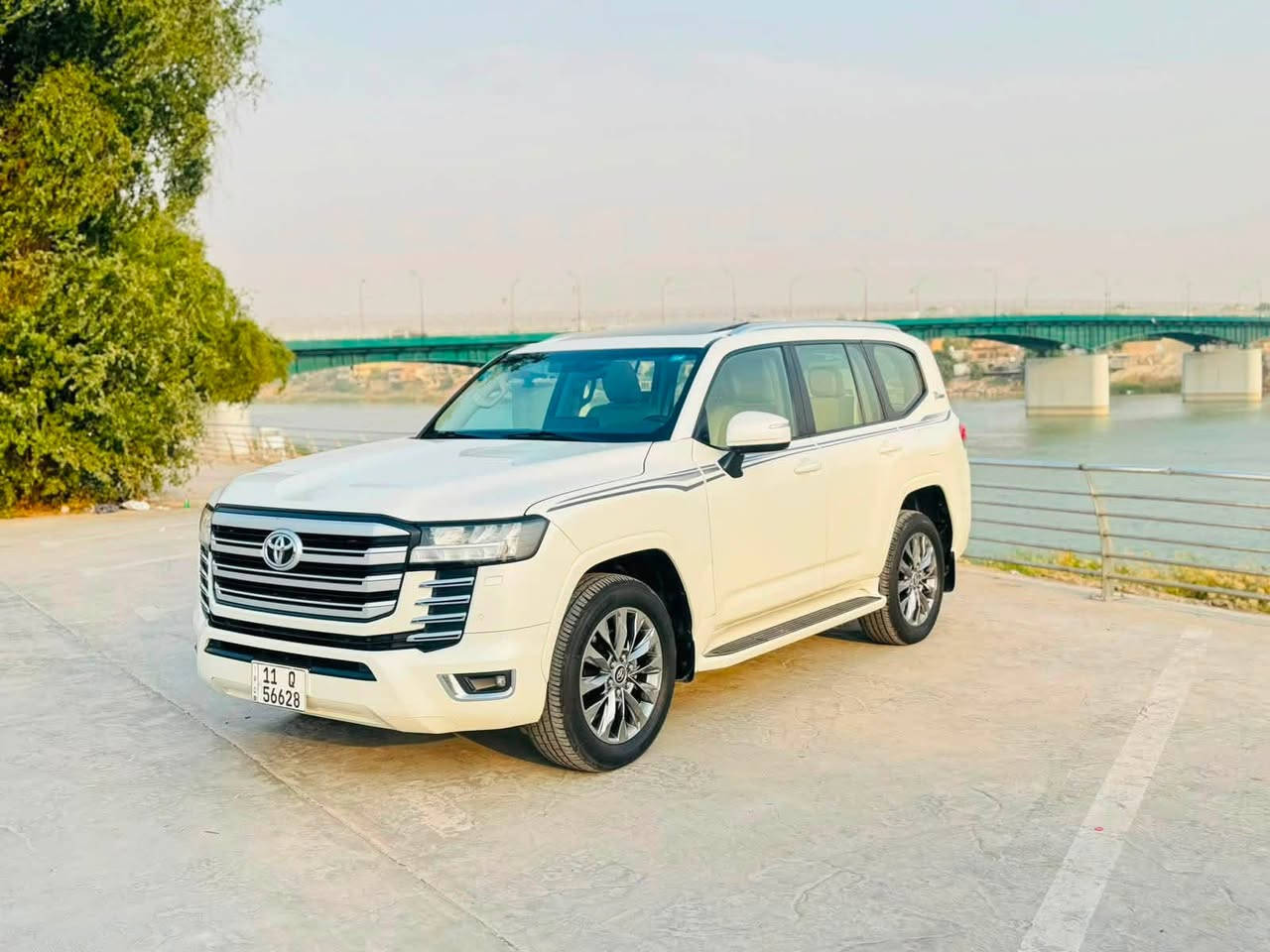 لاندكروز موديل 22 ساز GXR فول مواصفات 
 كفاله عامه ماشيه 110 الف رقم بغداد 
 سعر 595 وبيها مجال
 عنوان الكاظمية 
للبيع او مراوس بلون اسود 
اتصال واتساب ‭***********‬
