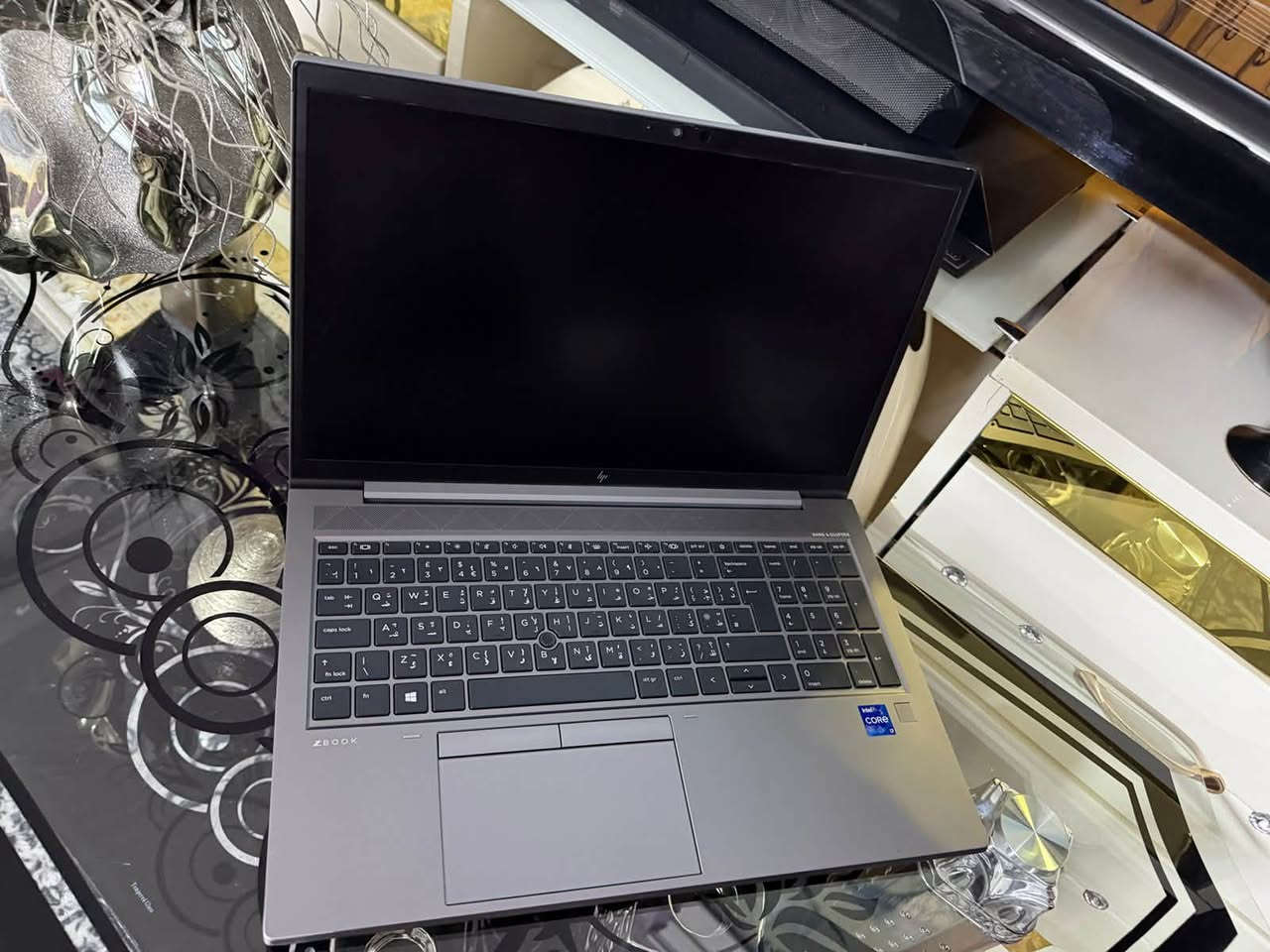 السلام عليكم لابتوب HB ZBOOK حجم الشاشه 15.6 

• المعالج: Intel Core i7-1165G7
• عدد الأنوية والمشارات: 4Cores / 8Threads - 12MB Cache
• الرام: 32GB DDR4
• التخزين: 512GB NVMe SSD (SK hynix)
• كرت الشاشة المنفصل: NVIDIA T500 (4GB)
• كرت الشاشة المدمج: Intel Iris Xe Graphics
السعر 850 الف مكاني بغداد الغدير 
تواصل ***********

نص مكتوب في الصور:
- Task Manager
- Performance
- CPU
- 9% 1.63 GHz
- Memory
- 10.1/31.7 GB (32%)
- Disk 0 (C: D:)
- SSD (NVMe)
- 3%
- GPU 0
- Intel(R) Iris(R) Xe Gra...
- 0%
- GPU 1
- NVIDIA T500
- 0% (49 °C)
- 32.0 GB DDR4
- 31.7 GB
- Memory usage
- 60 seconds
- Memory composition
- In use (Compressed)
- 10.1 GB (20.9 MB)
- Available
- 21.5 GB
- Speed:
- 2667 MT/s
- Slots used:
- 2 of 2
- Form factor:
- SODIMM
- Committed
- 9.1/33.7 GB
- Cached
- 4.5 GB
- Hardware reserved:
- 320 MB
- Paged pool
- 448 MB
- Non-paged pool
- 783 MB
- Run new task
- Search
- Task Manager Performance Run new task CPU 6% 2.11 GHz Memory 10.1/31.7 GB (32%) Disk 0 (C: D:) SSD (NVMe) 4% GPU 0 Intel(R) Iris(R) Xe Gra... 0% GPU 1 NVIDIA T500 0% (49 °C) CPU 11th Gen Intel(R) Core(TM) i7-1165G7 @ 2.80GHz % Utilization 100% 60 seconds 0 Utilization 6% Speed 2.11 GHz Base speed: 2.80 GHz Sockets: 1 Cores: 4 Processes Threads Handles Logical processors: 8 275 4790 123874 Virtualization: Enabled Up time L1 cache: 320 KB 11:01:55:19 L2 cache: 5.0 MB L3 cache: 12.0 MB Search Steam This PC CapCut PDF PDF m abdullah abdullah m في السعر عرضى ... واجب الرسم الهندسي مصطفى يحيى حقوق A Anydesk Network plot home 2 مشروع abdullah abdullah mohammed
- Steam This PC CapCut واجب الرسم الهندسي abdullah abdullah m من ااسمر عرضي تسجيل شاشق RECORD Task Manager Performance Run new task CPU 19% 2.81 GHz Memory 10.1/31.7 GB (32%) Disk 0 (C: D:) SSD (NVMe) 2% GPU 0 Intel(R) Iris(R) Xe Gra... 0% GPU 1 NVIDIA T500 0% (49 °C) Disk 0 (C: D:) SK hynix PC711 HFS512GDE9X073N Active time 100% 60 seconds Disk transfer rate 100 MB/s 60 MB/s 60 seconds Active time 2% Average response time 2.5 ms Read speed 205 KB/s Write speed 754 KB/s Capacity: 477 GB Formatted: 477 GB System disk: Yes Page file: Yes Type: SSD (NVMe) WhatsApp Web Google Chrome CPUID powerMA Microsoft Edge AnyDesk network plot home pdf abdullah abdullah mohammed Q Search
- 15% 1.84 GHz
- 10.4/31.7 GB (33%)
- 5%
- 0% (47 °C)
- GPU
- Intel(R) Iris(R) Xe Graphics
- 3D
- Copy
- Video Decode
- Video Processing
- Shared GPU memory
- 15.8 GB
- Utilization
- GPU Memory
- 0.6/15.8 GB
- Driver version:
- Driver date:
- DirectX version:
- Physical location:
- 32.0.101.7084
- 1/15/2026
- 12 (FL 12.1)
- PCI bus 0, devic...