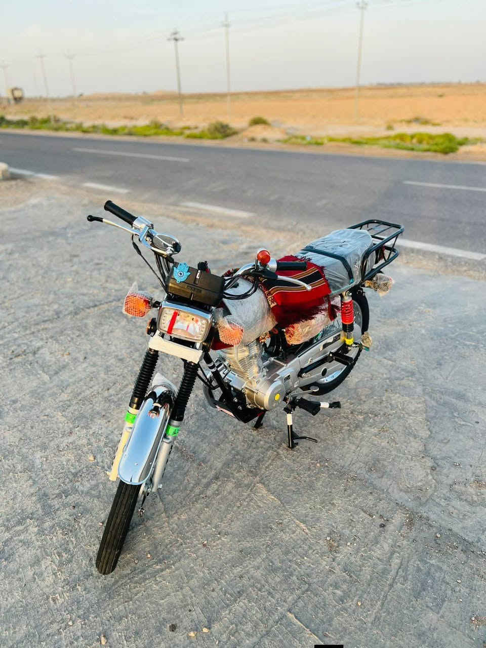 سلام عليكم شباب دراجه للبيع نامه امتياز موديل 26 مطابق للشلامجه 3احرف دراجه مكفوله كفاله عامه محرك سبانه مامدوده عليه اوراق كامله كهربائيات كله شغاله ماصارله هواي من طالعه من الوكيل   مكاني حله يم جسر نادر
السعر 775 وبيها مجال للطيبين 
مكاني حله يم جسر نادر 
***********
