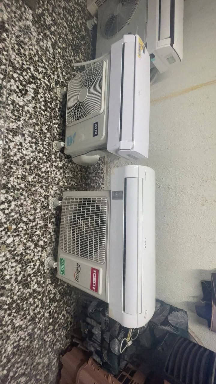 ميز تلفزيون جديد كلش
براد ماء جديد بداخله فلتر
سبلت طن وربع انفيرتر توسوت 
سبلت اواكس 1طن +سبلت 2 طن اواكس عادي 
سبلت اوكيا 3طن عادي 
*********** بغداد العطيفيه فقط واتساب او خط
