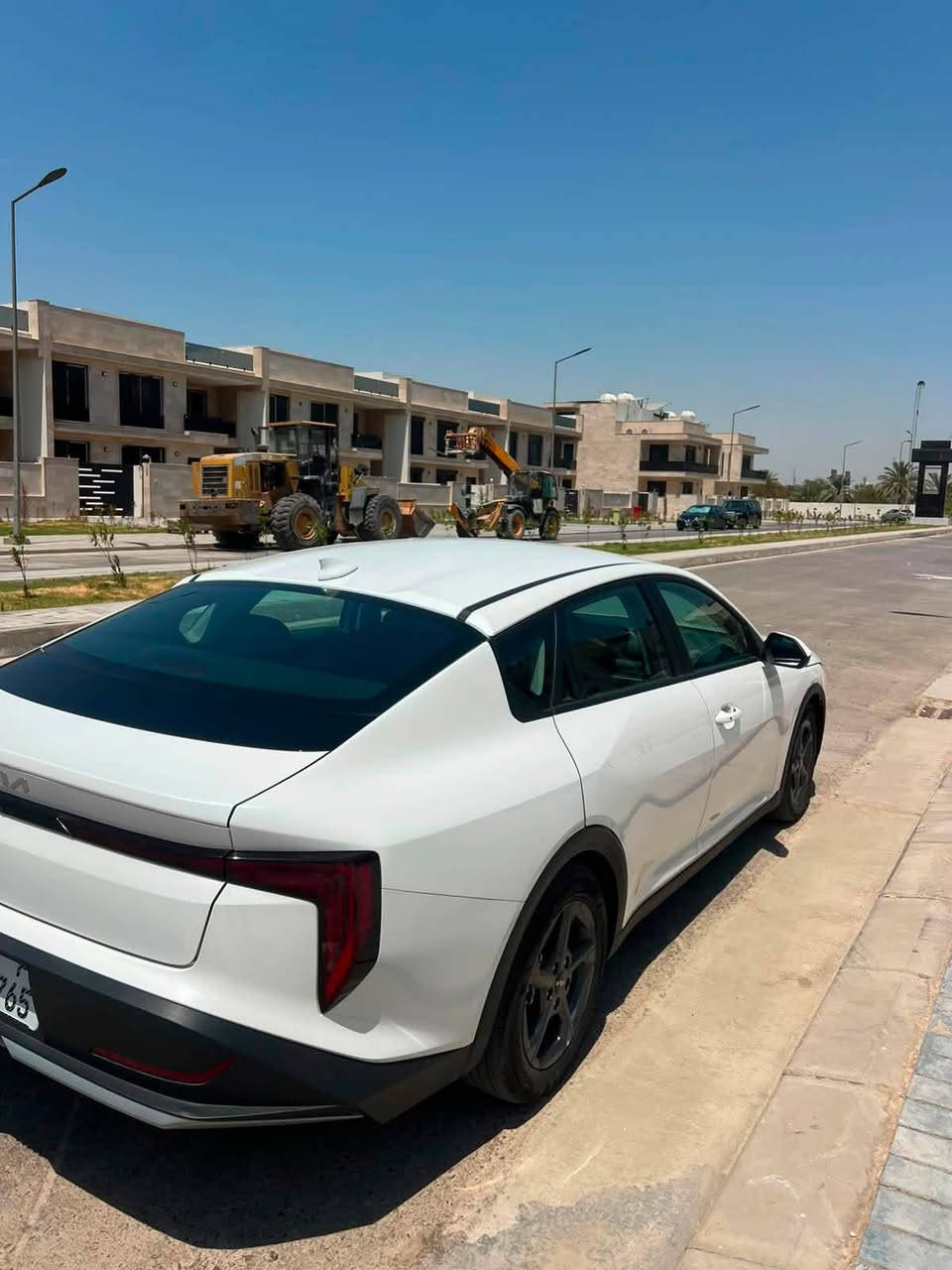 السلام عليكم للبيع k42025  رقم بغداد حره

الون ابيض 

محرك : 2000 دوش المرغوب

فحص هزة سنوية جديده

تحويل ثاني يوم

واردامريكي حادثها بنيد تصليح فقط يعني ليبل واحد
صور الحادث +سونار المندلاوي  بالمشور

1_بصمة 🚗

2_تشغيل عن بعد 🚀

3_ بصمة ابواب +ترحيب 

4_ بصمة جنطه +فتح ذكي عند الاقتراب

5_شاشه متصل حجم كبير 🖥️

6_فول قيادة ذاتيه مع تحديد مسار 

7_فول تحكم ستيرن 

8_منافذ شحن خلفية 

9_سايد بريك كهربائي 

10_مانع انزلاق 

11_نقط عمياء 

12_ تحكم وضعيات قياده

13_رادار امامي وخلفي وجانبي

14_فول حساسات توقف ذاتي

15_لد امامي مع عدسات زنون

16_لد خلفي 

17_كامره خلفية دقه hd 

18_ اوتو هولد

 19_ تحكمات كامره3 وضعيات

 20_اضويه الداخليه لمس

السيارة جديده ماشاء الله 
اخت الزيرو  ماشيه 4000  كيلو 2500 مايل

مكاني بغداد حي الجهاد للاستفسار 

السعر 173 $ بيها مجال حك الجية
اتصل وتدلل
***********
