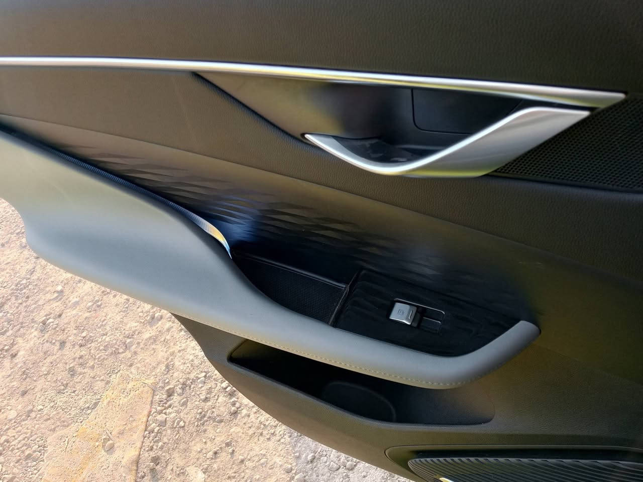 ‏للبيع سيارة BAIC X55 موديل 2025، سيارة تجمع بين القوة اليابانية والتكنولوجيا الحديثة، بحالة ممتازة جداً.
‏
‏ المحرك والجير: محرك 1500 Turbo، مع منظومة كير ومحرك (ميتسوبيشي ياباني) لأداء عالي واعتمادية.
‏
‏ شاشات منفصله 
‏نضام تبريد لمس 
‏حساسات خلفيه اماميه
‏كراسي كهرباء +(تدفئه كراسي )
‏بانوراما
‏ثلاجه  
‏كامرات
‏تشغيل عن بعد 
‏نضام ركن تلقائي
‏تحكم اوامر صوتيه  بلنوافذ والتبريد والموسيقى 
‏وهواي مواصفاته 
‏
‏ أنظمة القيادة: مزودة بـ 4 أنظمة قيادة مختلفة تناسب جميع الطرق.
‏فتحه 
الون تفاحي 
‏
‏ الوضعية القانونية: السيارة حرة وباسمي.
‏
‏السيارة ما ماشيه 
‏
‏للاستفسار والتواصل :
‏
‏‏‪***********‬‏

