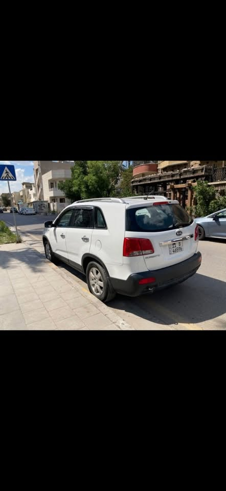 سورنتو 2013 خليجي
رقم بغداد
سبعه راكب
2400cc محرك
كير محرك مكفول
صبغ ربع الباب الامامي عكس السايق فقط 
باتري جديد تبريد ثلج
السعر 138 ورقة وبيها مجال
للاتصال *********** واتساب
