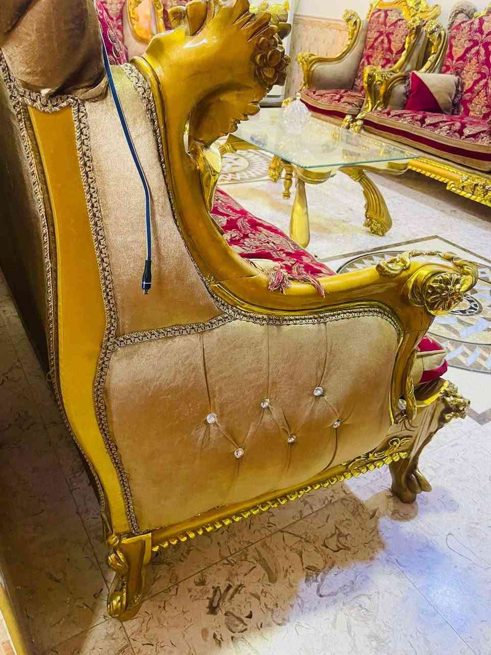 تخم مصري زان ورق الذهب 12 مقعد مع الطبلات ومع ميز طبله مشترينه ب3 ملاين الاستفسار *********** عمارة, ميسان
