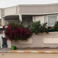 حي الحضارة • ٤٢٠م • حديقة أمامية