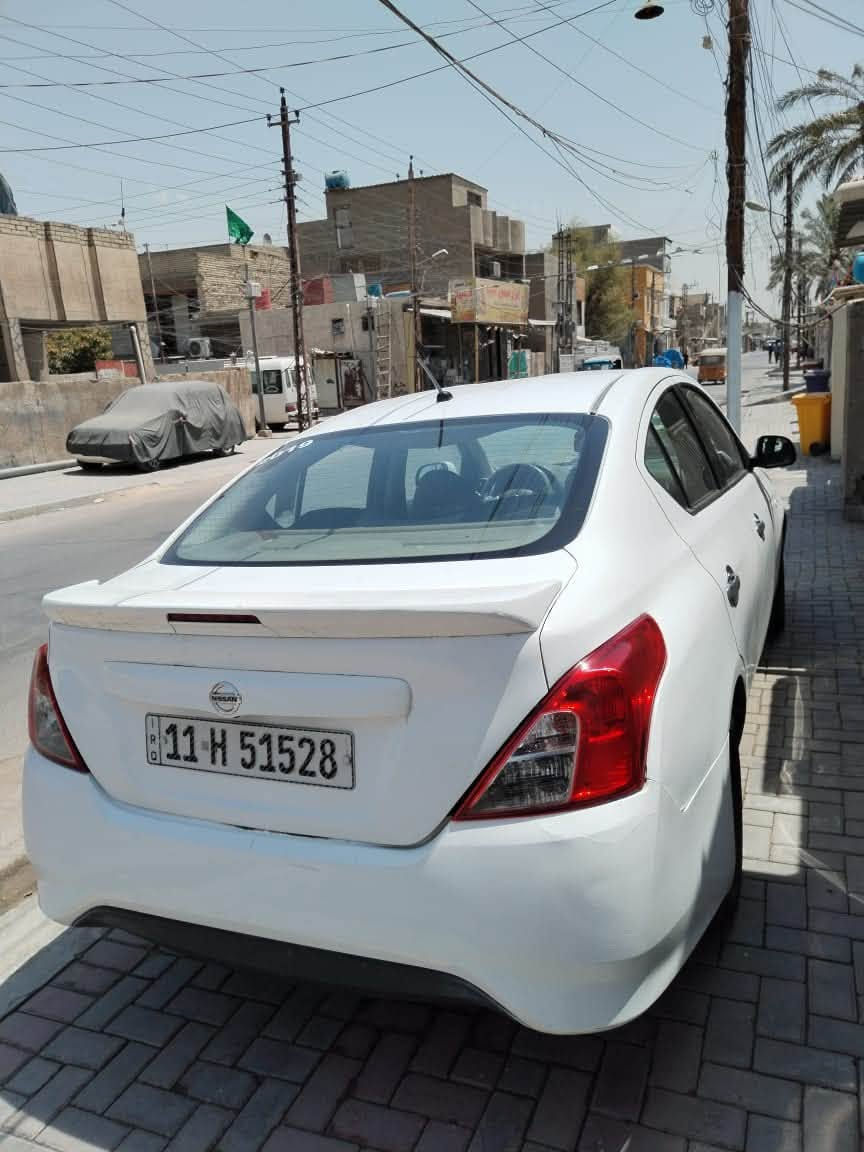 السلام عليكم 

سياره نيسان سني هندي 

موديل ٢٠١٩. ماشيه ٣٠٠.. بيه ضربه بلجاملغ الخالفي الي وره السايق ممبدل بس معدل حار.. بيه تكحيلات. تايرات جديده باتري جديد. محرك وكير ممفتوح تبريد جاهز.. سياره من ايدي لشارع 
تحويل ثانيوم مصفر غرامه 
$٩٥
وبيه مجال حك الجيه 

***********
