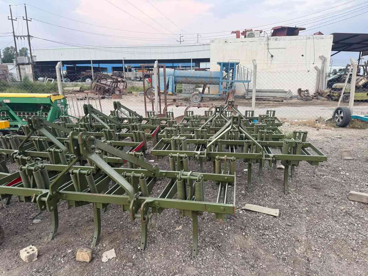 سلام عليكم
خرماشه تركيه سبرنك حديد الثقيل مع ادوات احتياطه توجد لدينا الاستفسار على الرقم 
***********
***********
