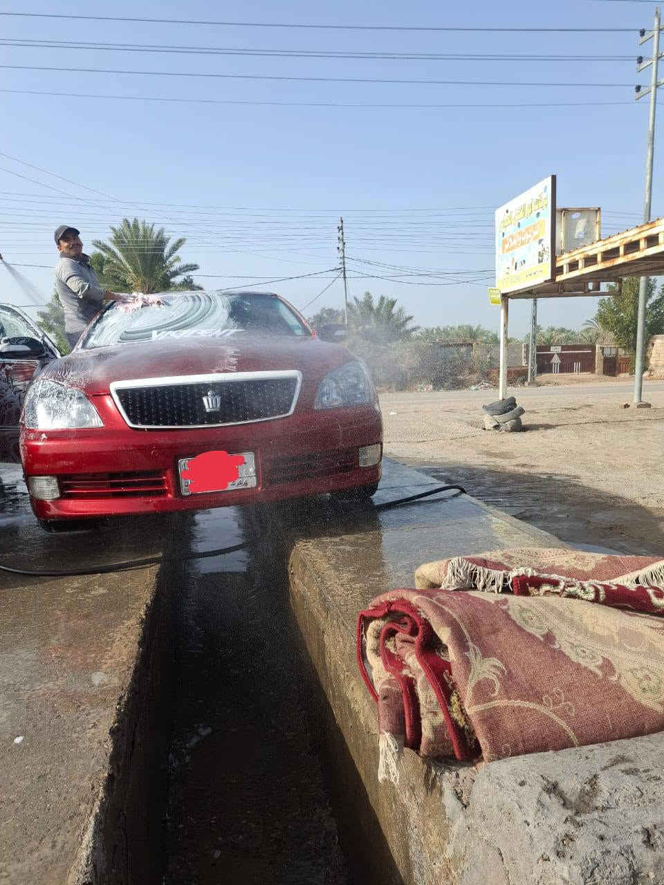 السلام عليكم
شاهينه 2005 

  شاصي 82

سياره جديده كفاله صبغ فتح ضربه تبديل 

سياره جديده كارتون تبريد ثلج تخم تاير حداديه 100/100

تبريد قطعتين شغال ثلج

برده خلفيه    

كشنات كهربائية 4

سياره كركوك مدفوع كمرك وظريبه باقي بس على رقم    

 سياره 4 دكم لون احمر عنابي

مكان سياره كوت رقم *********** 

السعر105وبيه مجال قليل وانا خادم
