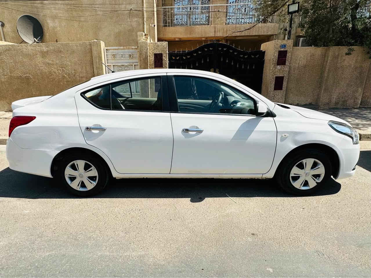 نيسان صني هندي 2019 للبيع
ماشية 105.000 قابل للزياده 

بليتة زركة
مواصفات عادية
كير + مكينة + صدر مكفول
مبدل باب السايق
بارد ومكحل مكانين
السعر: 10.000$ ( شدة) بيها مجال بسيط 
مكان سيارة بغداد البياع 
*********** بغداد, العراق
