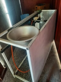 ميز البيع نضيف وما مستخدم عشر تيام بس  07711126377