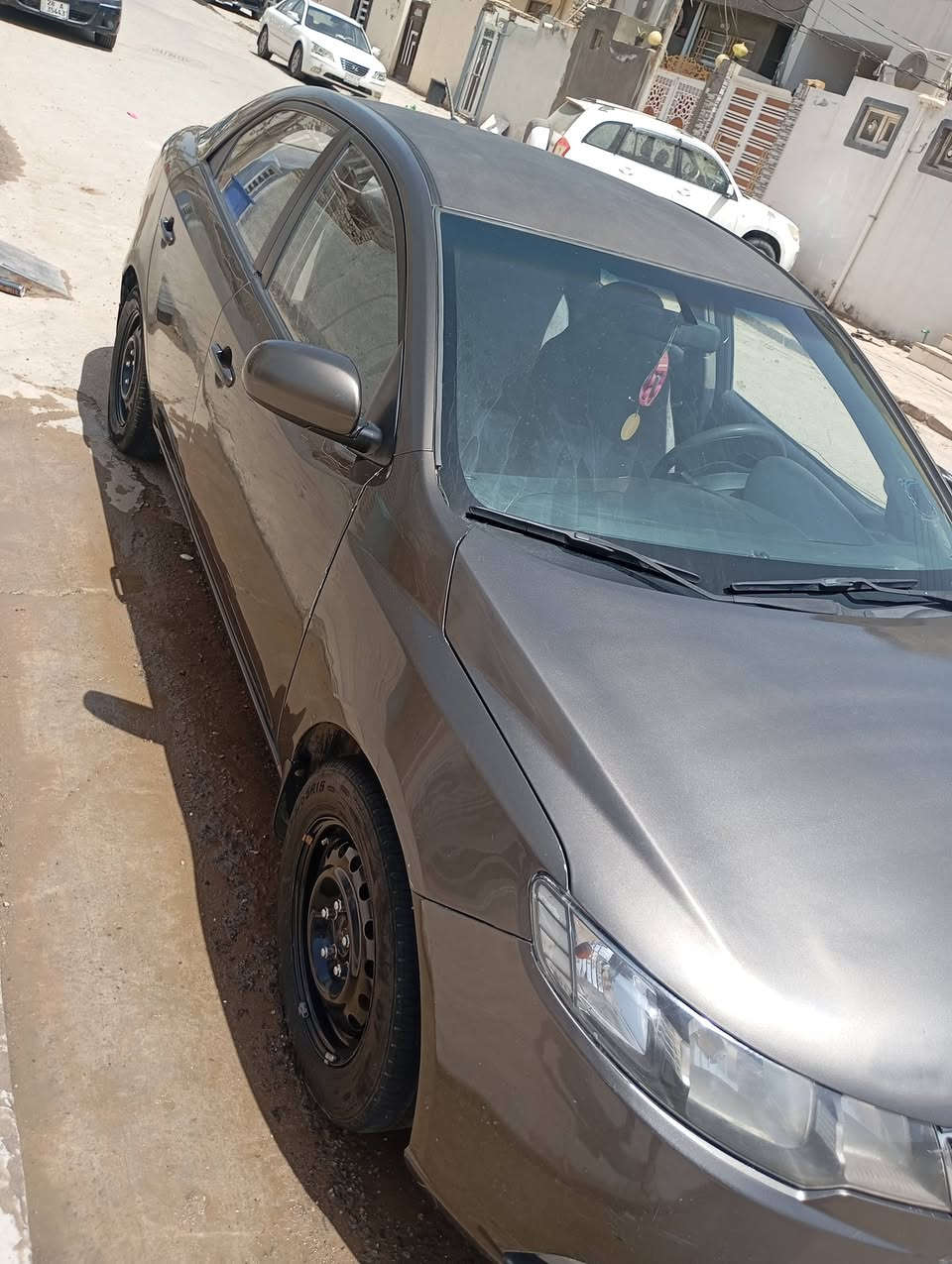 سيراتو خليجي 1600موديل 2013 سيارة بيها دحجات أبيع صبغ حزام محرك وكير وتبريد مكفولات 
رقم النجف 
سيارة بيه منطومة غاز 
سعره 75 قفل قفل قفل
عنوان النجف حي الوفاء 
الشراي يتصل ***********@@
