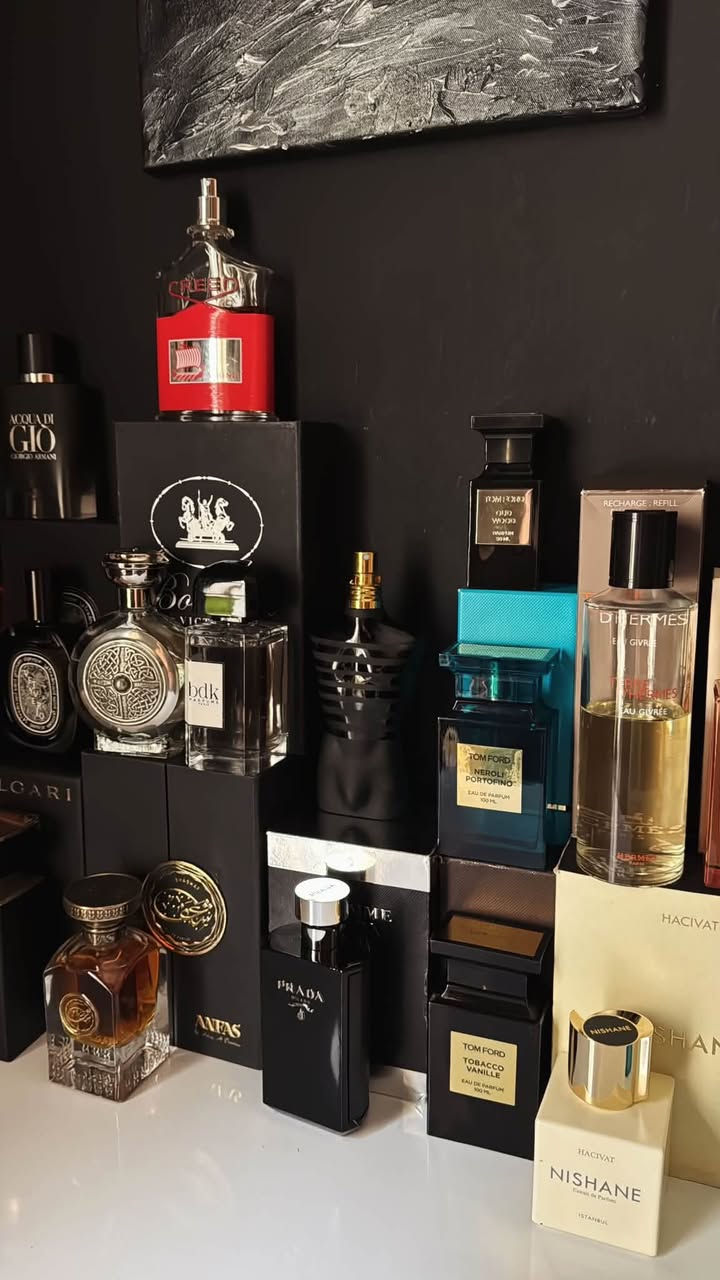 مساء الخير ع الجميع 
مجموعة عطور اصليه للبيع
***********
