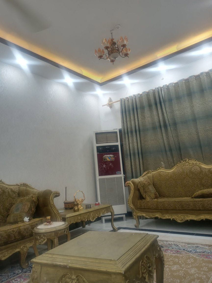 بيت بحي المهندسين طابقين خلف صيدليه جذع اانخله وصالون حلاقه هلين المساحه 330m سبع غرف نوم ديوان صالتين حمامات اربعه حديقه مشايات باسمي انا جاهز للاستفسار***********
