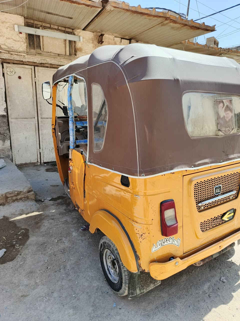 السلام عليكم تكتك البيع 21 جاهزه السعر 7200 وبيهه مجال المكان بغداد المشتل ***********
