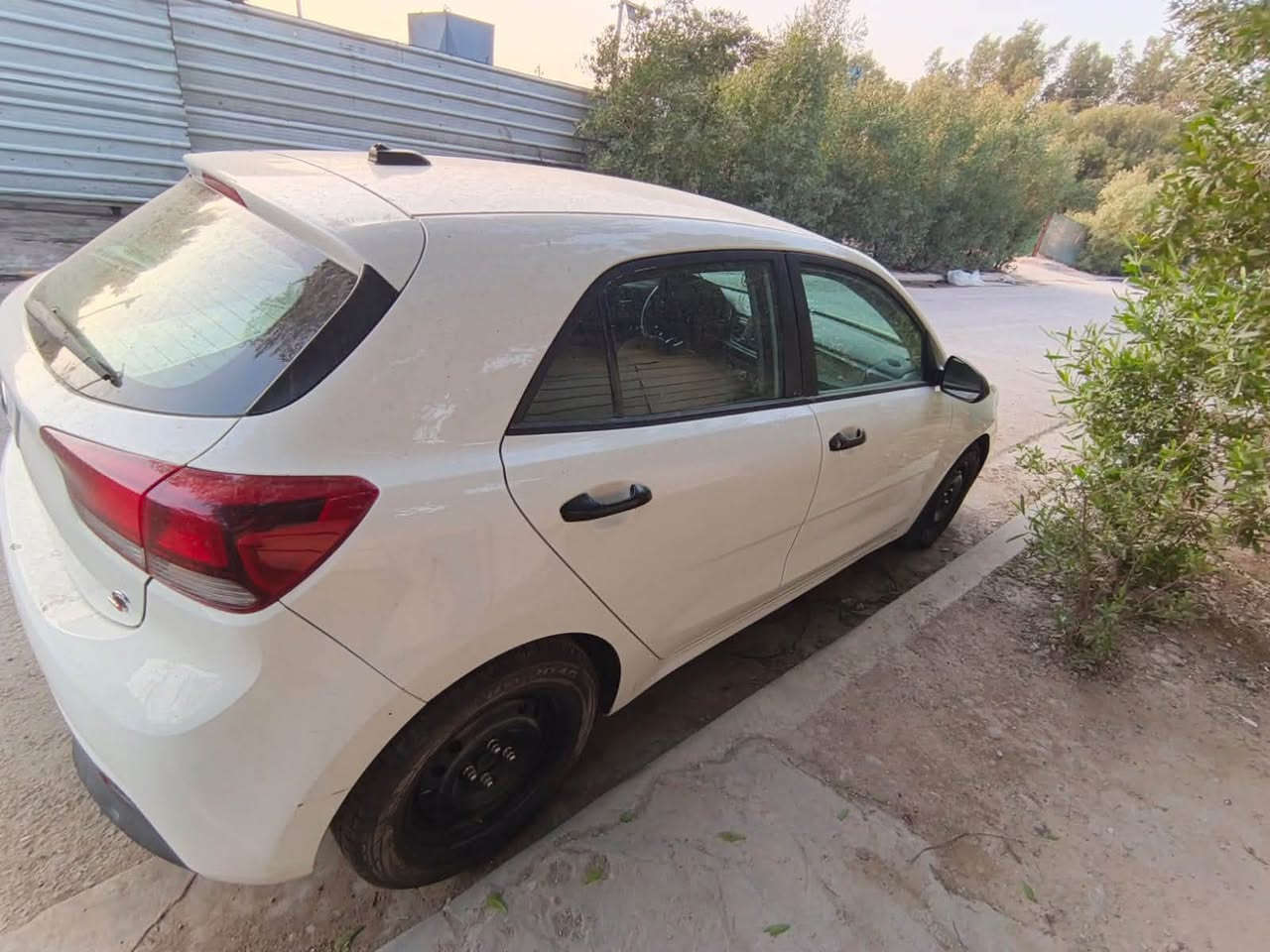 كيا ريو هاج  باك موديل 18
ماشيه 64
محرك 1600 
حادث امريكا مرفق ويا الصور
بالعراق صبغ نصف  باب خلفي عكس السائق
العنوان الدورة
الرقم ***********
السعر 104وبيها مجال بسيط
