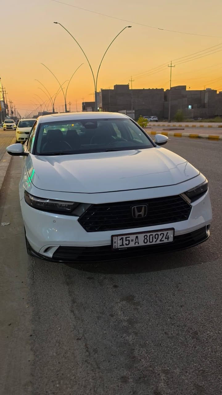 هوندا اكورد Exl موديل 24 البنيد مبدل بدون شاصي بدون للغد حتى الدعاميه بلادي رقم انبار سعرها 190وبيها مجال رقم الشاصي موجود اي استفار حاضر *********** مكان السياره الرمادي
