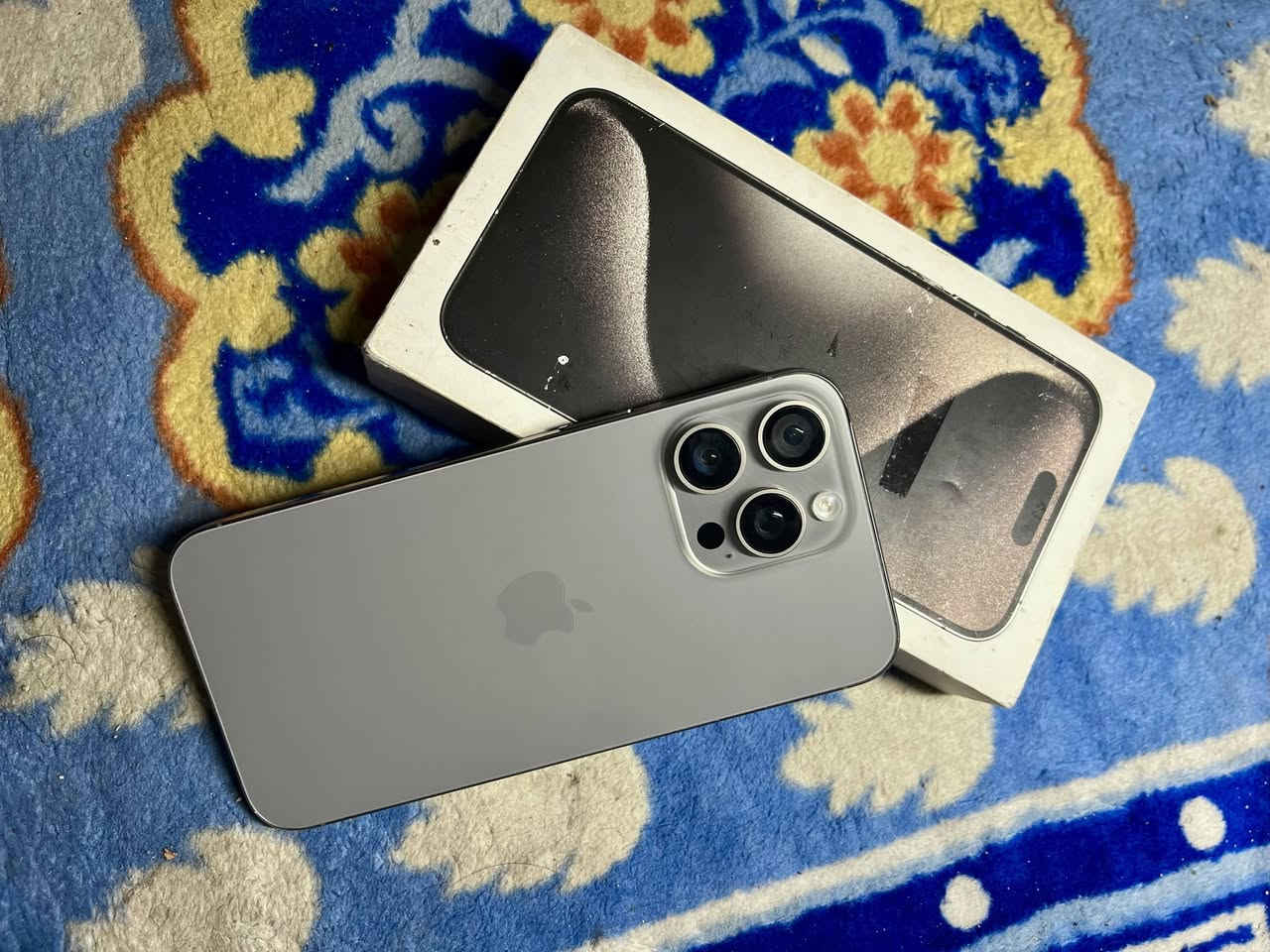 ايفون 15 برو ماكس تيتانيوم ماستر شرق أوسط ذاكرة 256 بطارية 87 جهاز نضيف كلة شغال مبدل شاشة فقط سعر 760 الف بية مجال للشراي مكاني بغداد ***********
