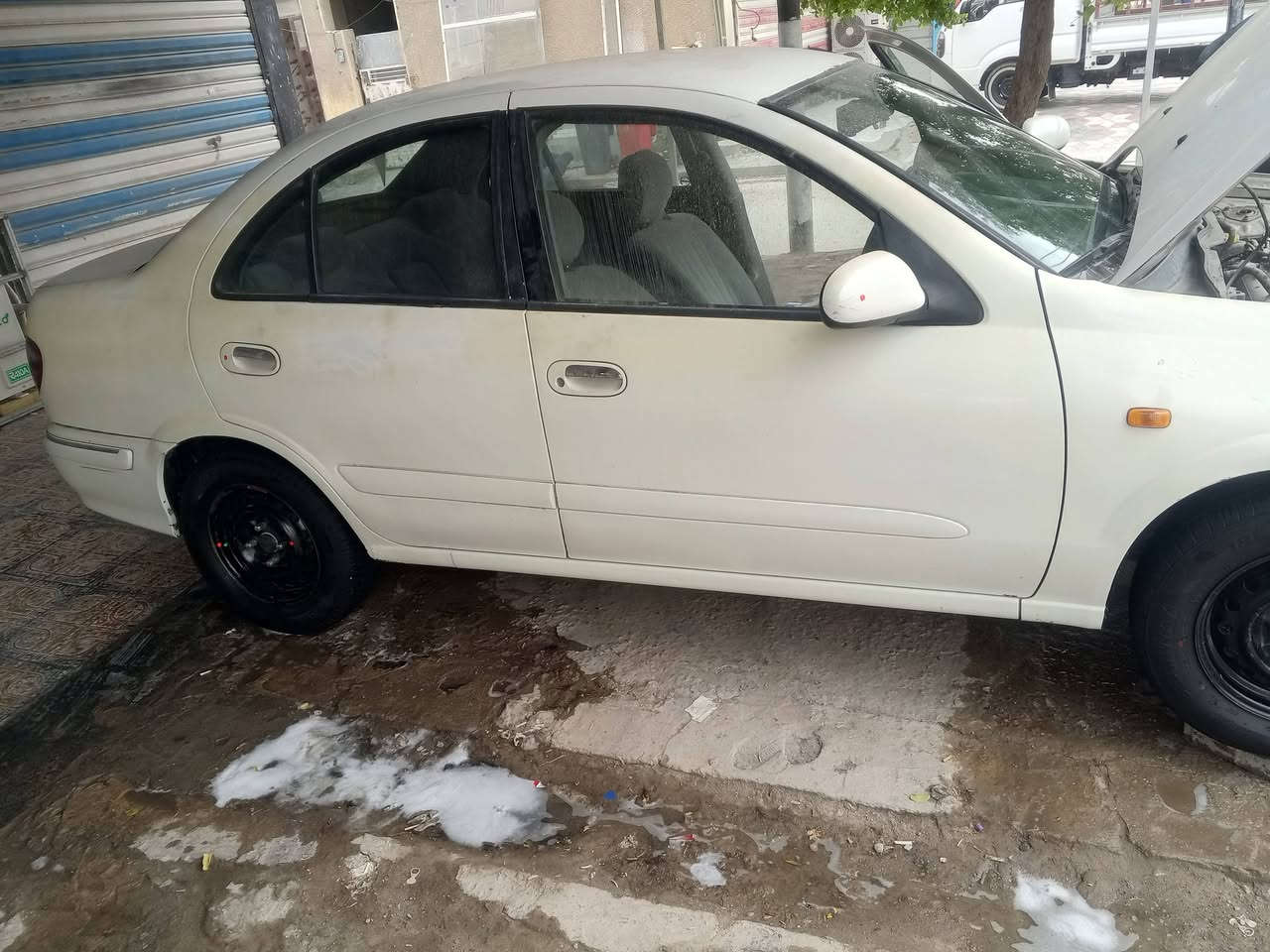 نيسان ٢٠٠١ • مكينة ١٨٠٠ • اوتوماتيك