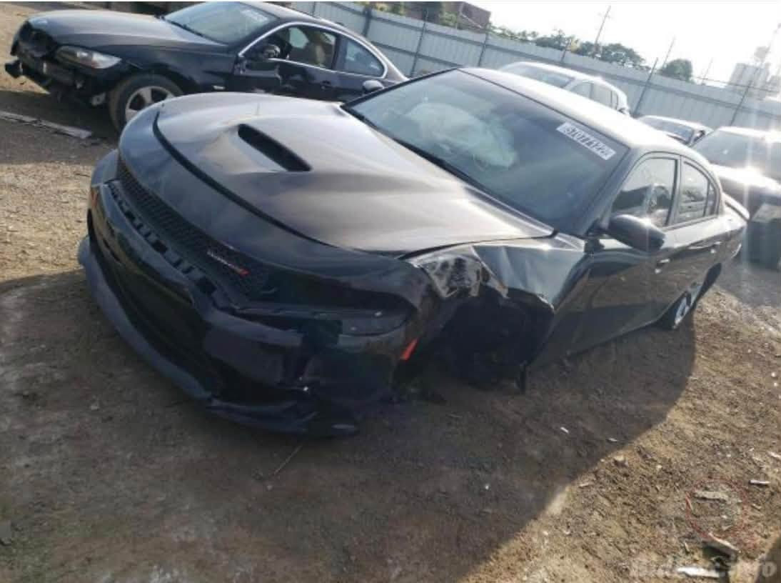 سلام عليكم جارجر Gt سوبر تراك باك
محرك v6 حجم3600
رقم اربيل وباسمي تحويل ثاني يوم 
حادثها مو قويه جاملغ الامامي باب السايق والهلال مال باب الخلفي والجاملغ الخلفي امباوك صبغ جزه منه مع وجود رصعه في الشاصي صغيره فقط موجود صور الحادث 👇المحرك والكير ع وضع الشركه برغي (ممفتوح منها )سياره نضيفه كلش كلش.              (استخدام شخصي) 
مواصفات....*
* كشنات كهربائيه 
* سستم صوت 
* دكمه سوبر تراك باك + دكمه سبورت 
* الكاميرات الخلفيه
*شاشه كبيره(Uconnect)
* حساسات خلفيه 
* التحكم في درج حراره 
* مصابيح زنون 
* مانع انزلاق 
* تشغيل عن بعد 
* كاربلاي 
*كشافات ضباب 
* تثبيت سرعه 
* شفتات سرعه 
*دشبول وبطاين بلادي 
* ويل نجمه اصلي +تايرات جديده 
*جناح سوبر تراك باك +فجوج 6بستم وعليها اضافات للجماليه 
ادام كامل من دهن وفلاتر 
سياره لتراي مالتها تروح بيها للبصره وترجع سياره كلش نضيفه (وتجي وشوف بعينك )♥️
السعر: 195 وبيها مجال قليل مال حك الجي 
الرقم :***********
بيع فقط لاتكسر بيها معجبتك اعبرها وذكرني بكلمه طيبه🙂

نص مكتوب في الصور:
- BidFax.info