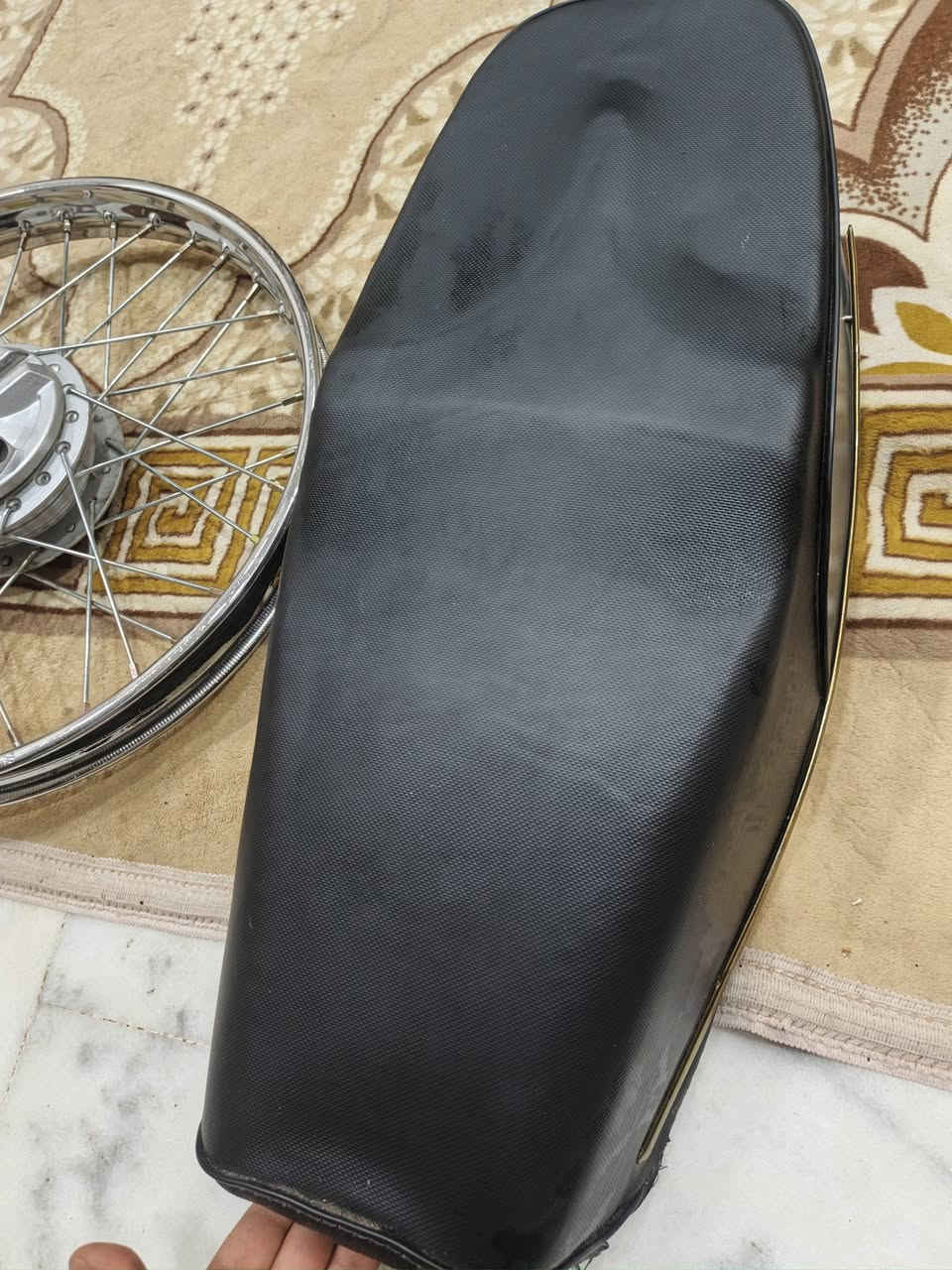 للبيع