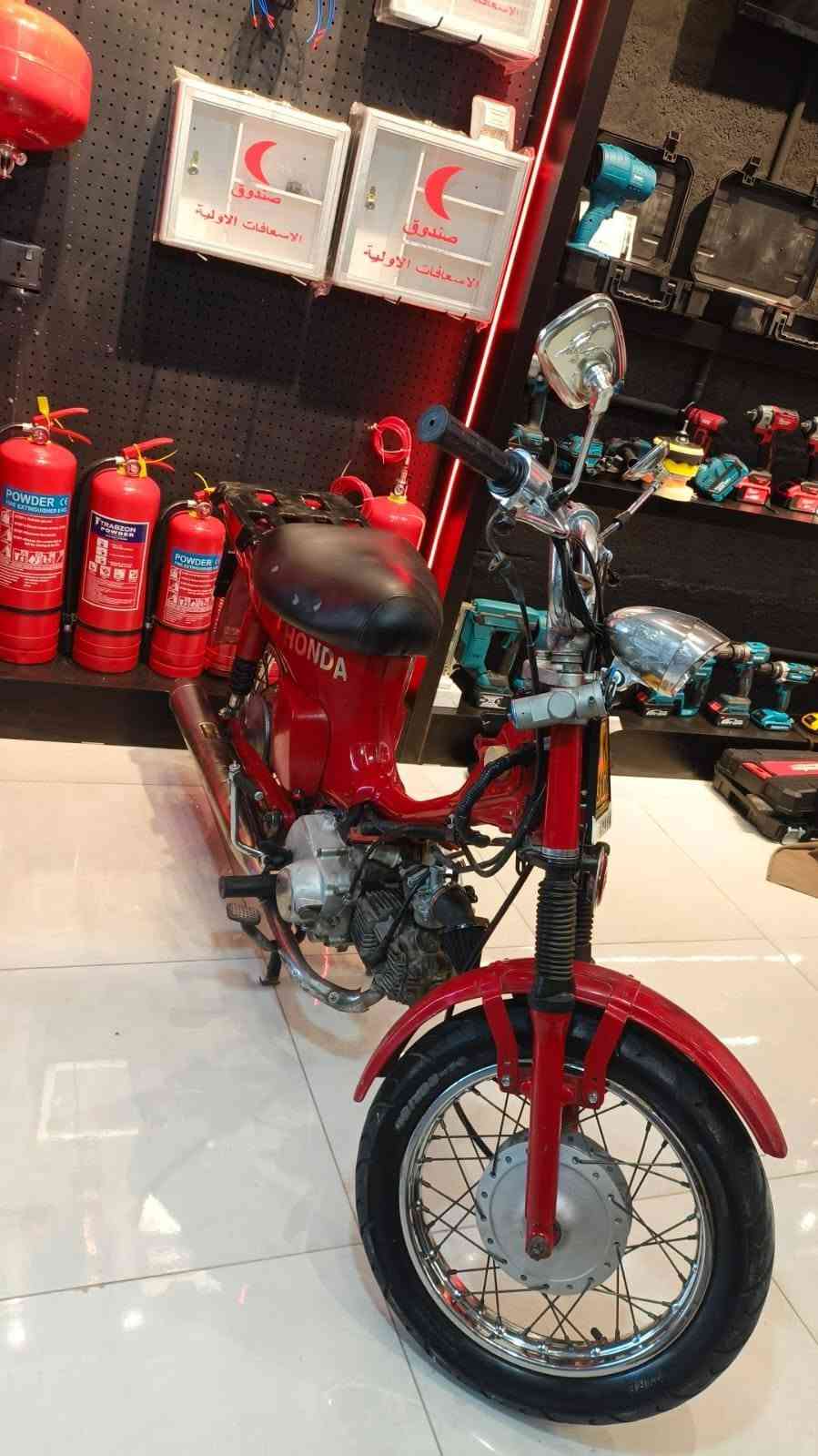 🔥 للبيع دراجة هوندا حمراء موديل كلاسيكي 🏍️
دراجة Honda شكلها أنيق ومرتبة، جاهزة للاستخدام والفحص.
🔴 لون أحمر جذاب
⚙️ مكينة وقير
🛞 تايرات وجنوط سبوك كروم
💡 لايت أمامي كروم
🪑 كرسي أسود
✨ شكل نظيف ومرتب
💰 السعر: خاص
📍 المكان: [البياع]
📞 للمهتمين: [***********]
