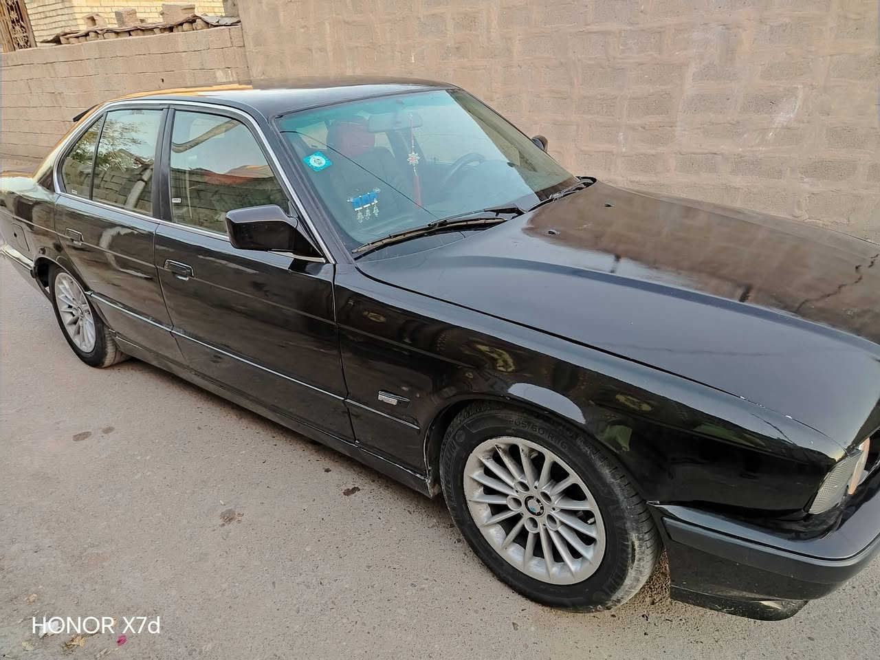 سلام عليكم بي ام ٥٣٥ سيارة جاهزة لبيع او مروس ***********
