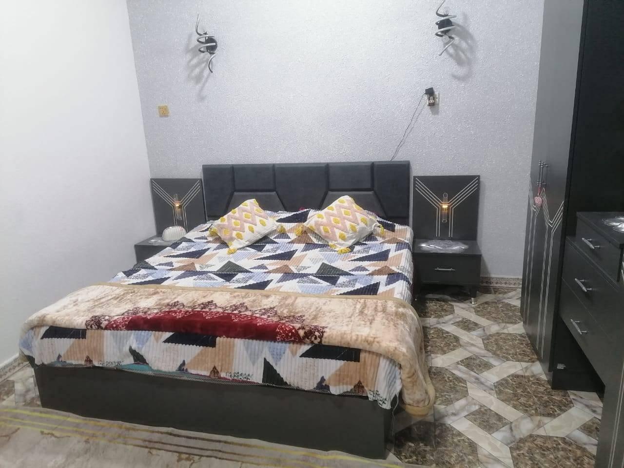 السلام عليكم دار للبيع  
المساحه 97.5 متر 
واجه / 6 ونص 
ونزال / 15 
محتويات الدار /  2 غرف نوم  + خدمات عدد 2 + صاله  + حولي  + كراج   
موقع الدار / الشرطة الخامسة قرب حسينية السيدة رقية (عليها السلام) 
 جنس العقار / طابو سند 25 ملك صرف زراعي + اقرار محكمة  
سنه بناء 2018 
دار نظيف وجديد وخارطه واسعه  
ملاحضه البيت جاهز السكن
السعر 125 مليون وبي مجال للجادين والطيبين
__________________________________
لمعرفت تفاصيل اكثر الاتصال علئ الارقام الاتيه 
***********
***********
