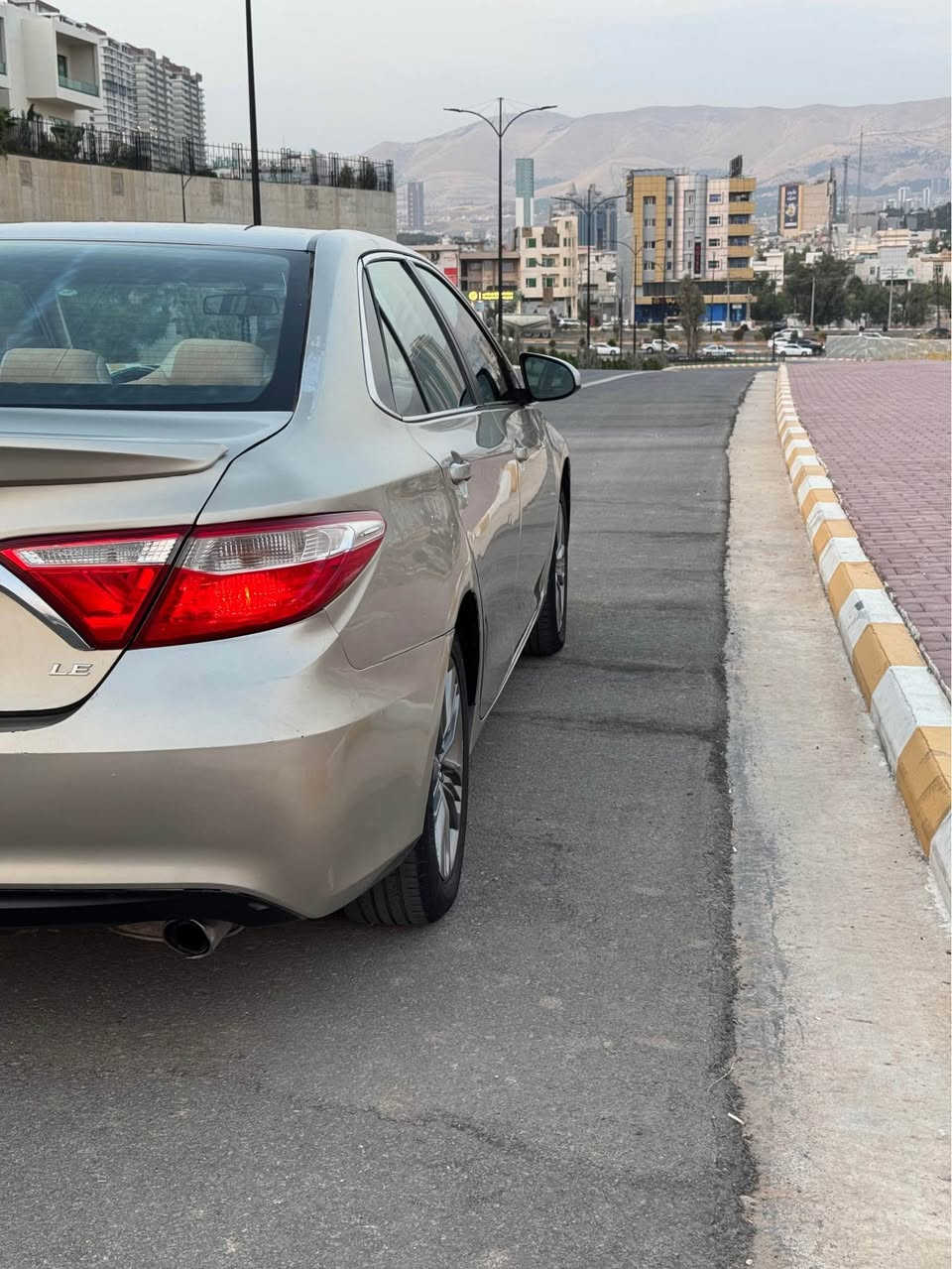 🚗 Toyota Camry 2016 LE 🚗
کوردی:
تۆیۆتا کامری ٢٠١٦ مۆدێل LE (مواسەفات ئەمریکی) بۆ فرۆشتن:
 ڕۆیشتوو: تەنها ١٩٦,٠٠٠ مایل
 مواسەفات: ناو زەرد، کوشن کارەبا، سوکان ڤۆلیۆم، کراوە بە بەسمە (دوو بەسمەی لەگەڵە)
 بۆیاخ: ٥ پارچەی بۆیاخە؛ هەردوو چەمەلەغی پێشەوە کلێری ئەمریکایە (ناوی نەگرتووە و کلێپس بە شەرت)، ٣ پارچەی دواوە هەردوو چەمەلەغی دواوە (شانەکانی نەگرتووە)
 ئێرباگ: بە شەرت تەقیو نییە
 میکانیک: گێڕ و مەکینە، تەقە و ڕەقە بە شەرت
 حاڵەت: سەنەوی تازەیە، چوار تایەی تازەیە، سەیارەیەکی زۆر خاوێن و بێ مەسڕەفە
 نرخ: ١١٧ گەڵا ($11,700) و کەمێک مەعامەلە
 ژمارەی پەیوەندی: ***********
العربية:
تويوتا كامري 2016 فئة LE (وارد أمريكي) للبيع:
 المسافة المقطوعة: 196,000 ميل فقط
 المواصفات: داخل بيجي (أصفر)، كشن كهرباء، تحكم ستيرن، محولة بصمة (يوجد بصمتين)
 الصبغ والبدن: 5 قطع صبغ؛ المدكارين الأمامية كلير أمريكا (بدون دواخل والكلبسات بشرط بلادية)، 3 قطع خلفية مع المدكارين (بدون وصول للأكتاف)
 الإيرباك: سليم وبشرط الفحص
 الميكانيك: كير ومحرك، صدر وهزة بشرط الفحص (بدون أي طقطقة)
 الحالة: سنوية جديدة، 4 إطارات جديدة، سيارة نظيفة جداً وبدون أي مصاريف
 السعر: 117 ورقة (11,700$) وبيها مجال بسيط
 رقم الهاتف: *********** السليمانية, العراق
