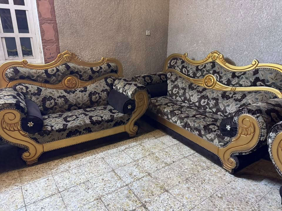 كنب • نضيف • بلا ضرر