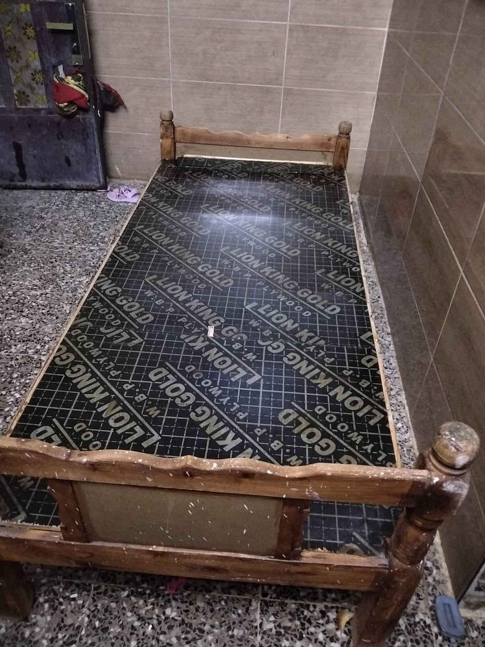 سلام عليكم عندي جرابي ثنين البيع جدد سعر 70 الف ***********
