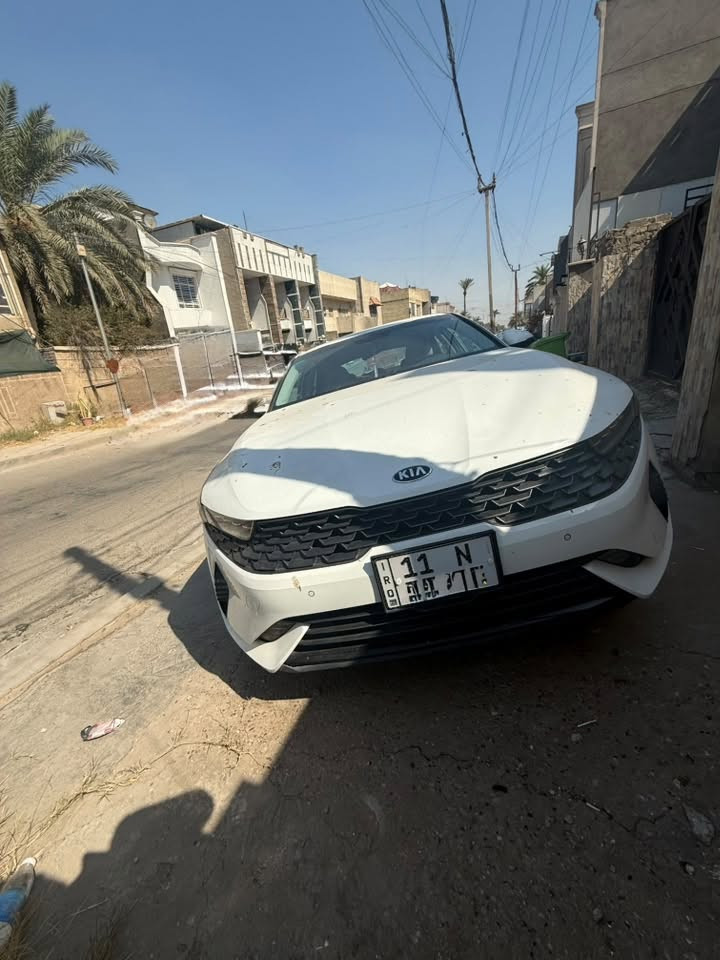 كي فايف 2021 خليجي 
محرك 2000 دوش 
رقم بغداد 
ماشيه 66 الف كيلو بيه 
بارد وطخه في الباب الخلفي 
مأشر في الصور للتوضيح 
السعر 175 وبي مجال 
شارع فلسطين 
***********
