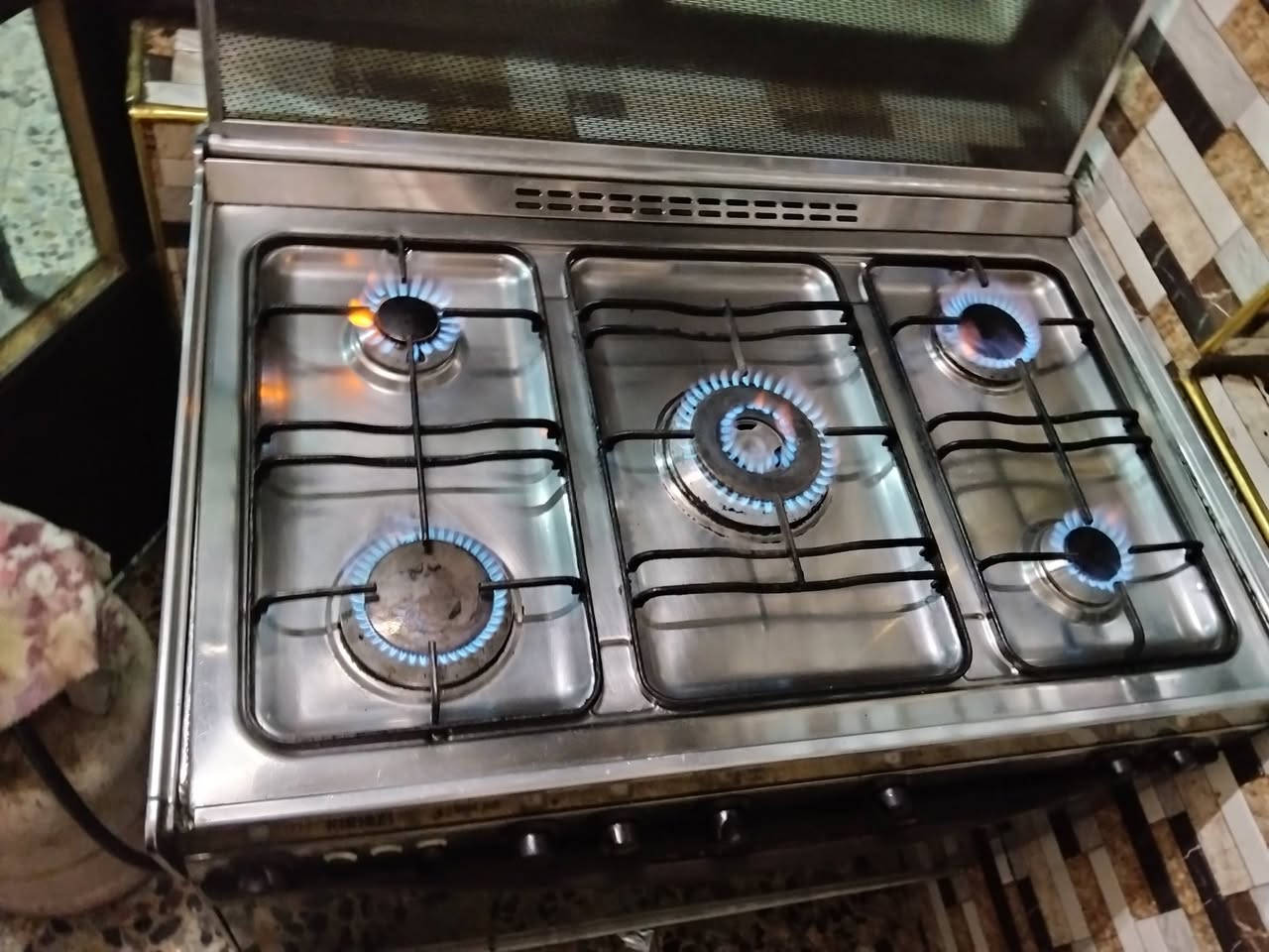 طباخ كريازي • خمس عيون • نظيف
