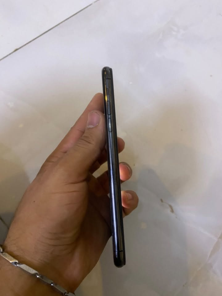 سلام عليكم ايفون ١١ برو ماكس جهاز مابي شي بس شاشه وفيس ايدي كلش نضيف للبيع ب٢٥٠ وبي مجال بكاني بغداد مدينه الصدر اورفلي ***********
