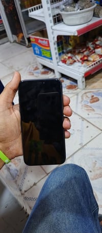 آيفون ١١ ١٢٨ • بطارية ١٠٠ • فيس ايدى واكف